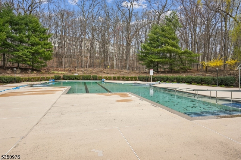 Rockaway Twp., New Jersey, 07866, United States, 2 Bedrooms Bedrooms, ,2 BathroomsBathrooms,Residential,For Sale,1770221
