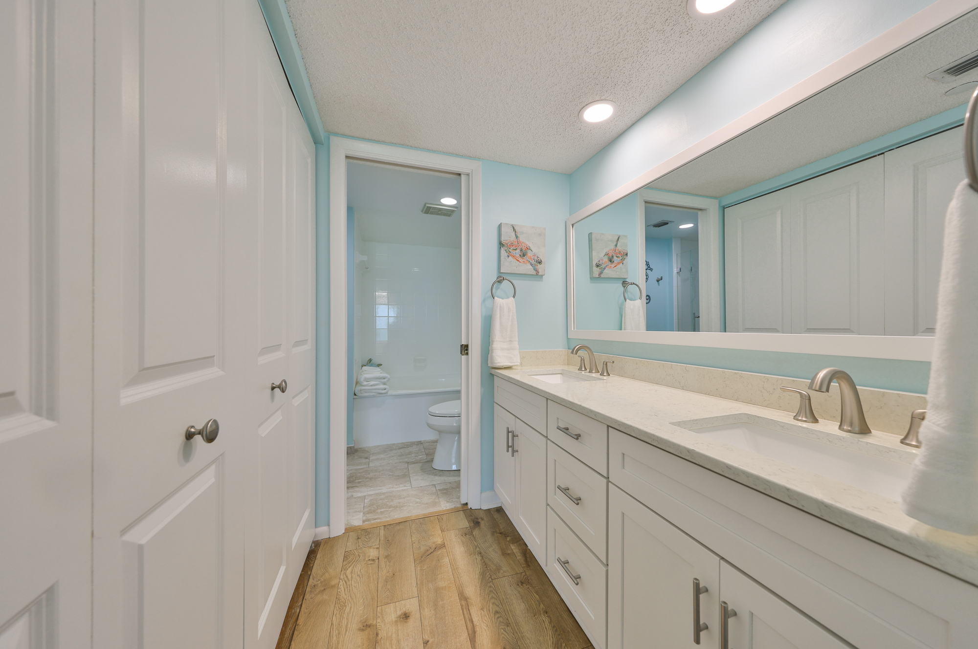 Clearwater Beach, Florida, 33767, United States, 1 Bedroom Bedrooms, ,2 BathroomsBathrooms,Residential,For Sale,1977672
