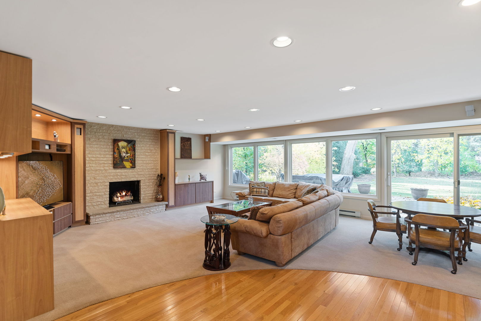 Highland Park, Illinois, 60035, United States, 4 Bedrooms Bedrooms, ,3 BathroomsBathrooms,Residential,For Sale,1989045