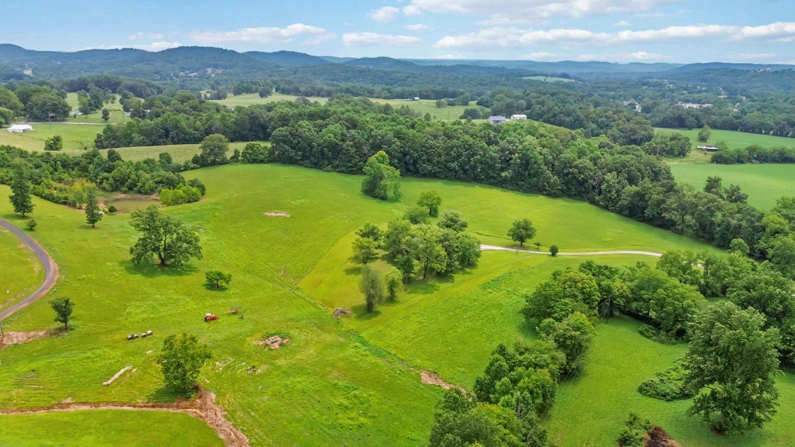 Somerset, Kentucky, 42503, United States, 4 Bedrooms Bedrooms, ,3 BathroomsBathrooms,Residential,For Sale,1938431