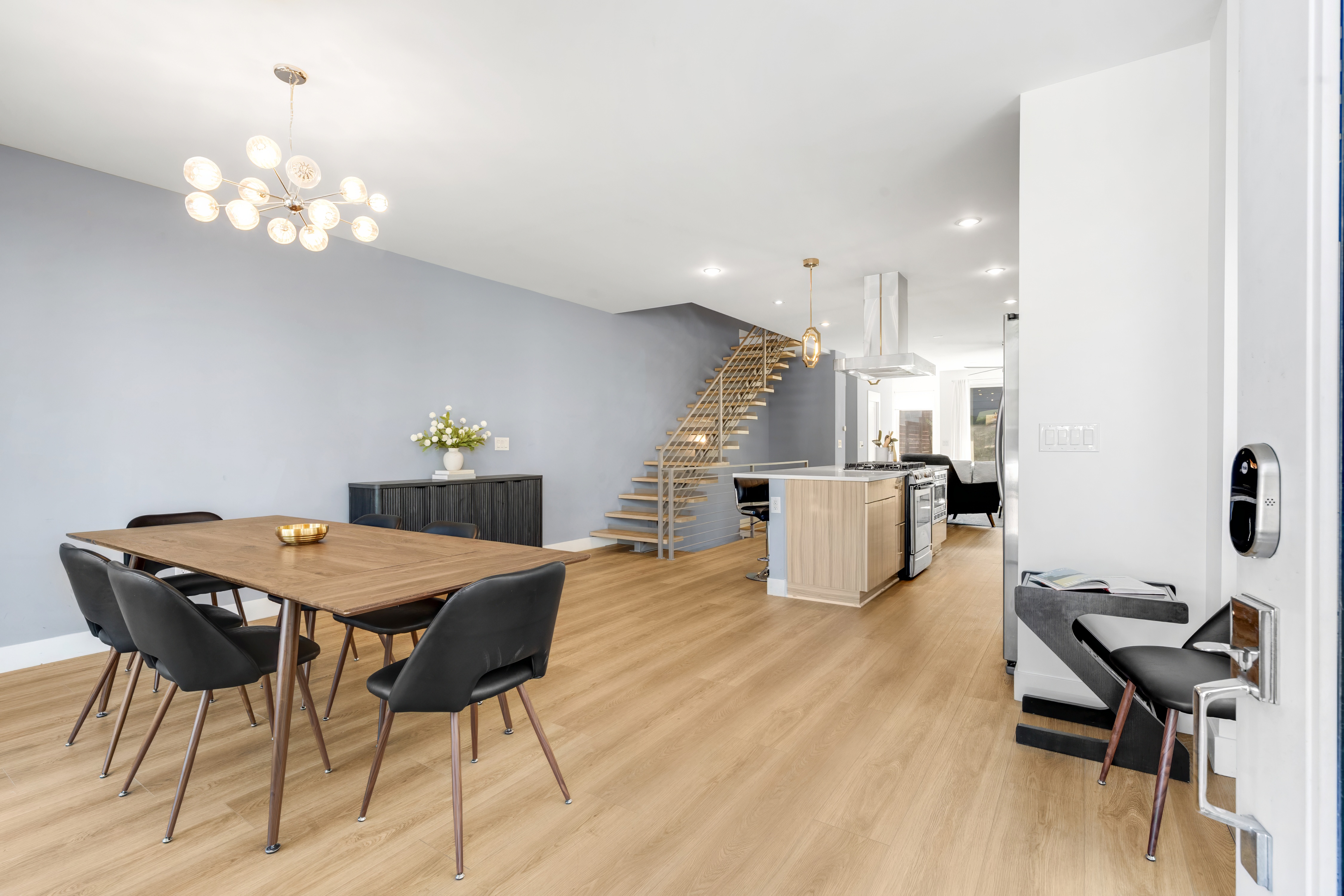  Seamlessly blends contemporary architecture & refined finishes - 物件實景