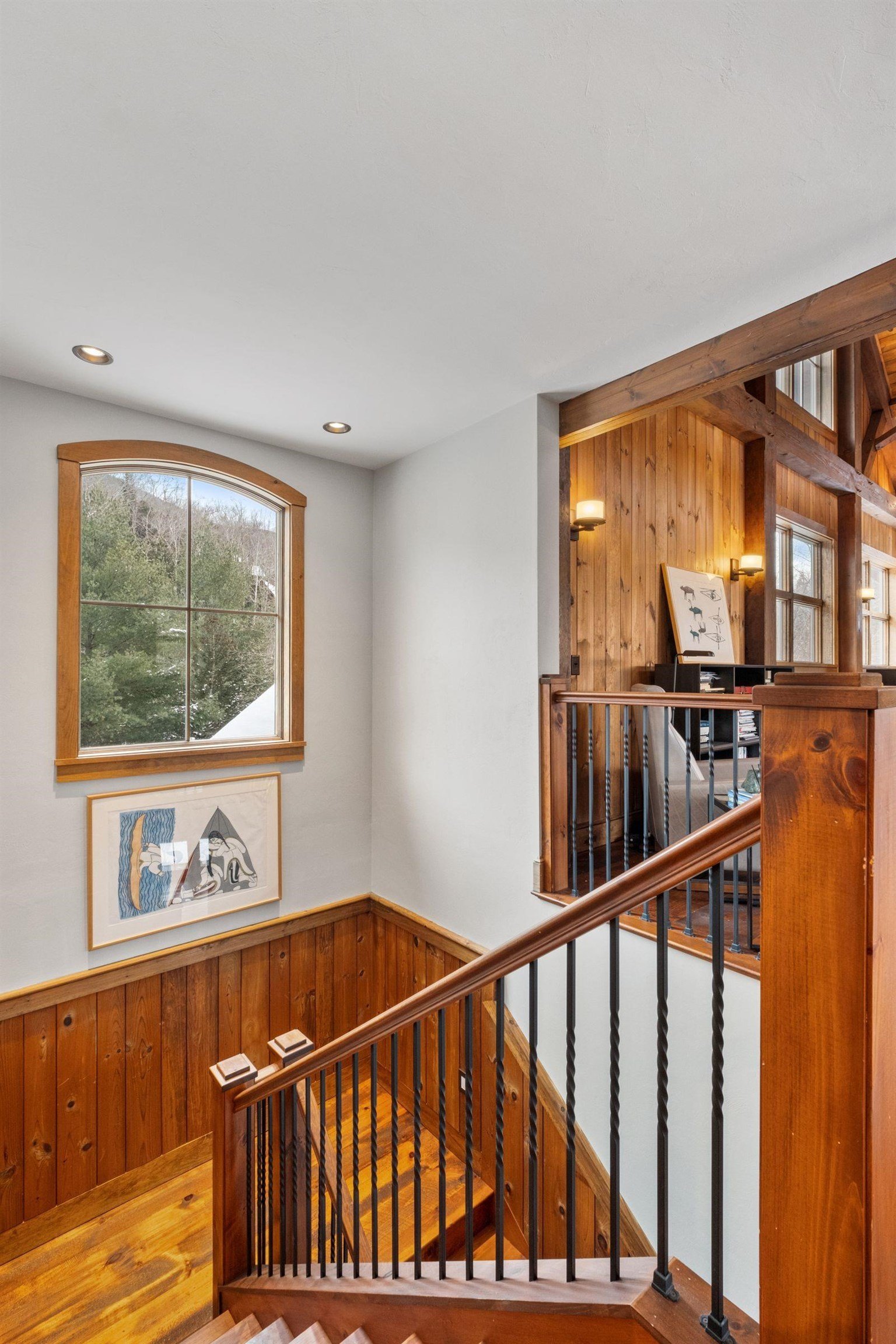 Lincoln, New Hampshire, 03251, United States, 7 Bedrooms Bedrooms, ,4 BathroomsBathrooms,Residential,For Sale,1983511