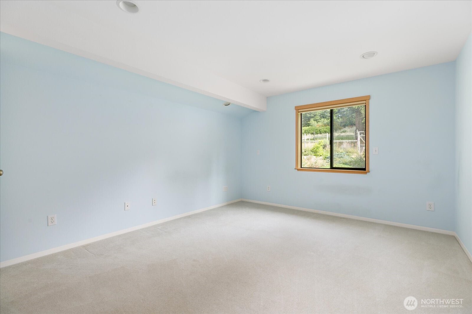 Oak Harbor, Washington, 98277, United States, 3 Bedrooms Bedrooms, ,1 BathroomBathrooms,Residential,For Sale,1868219