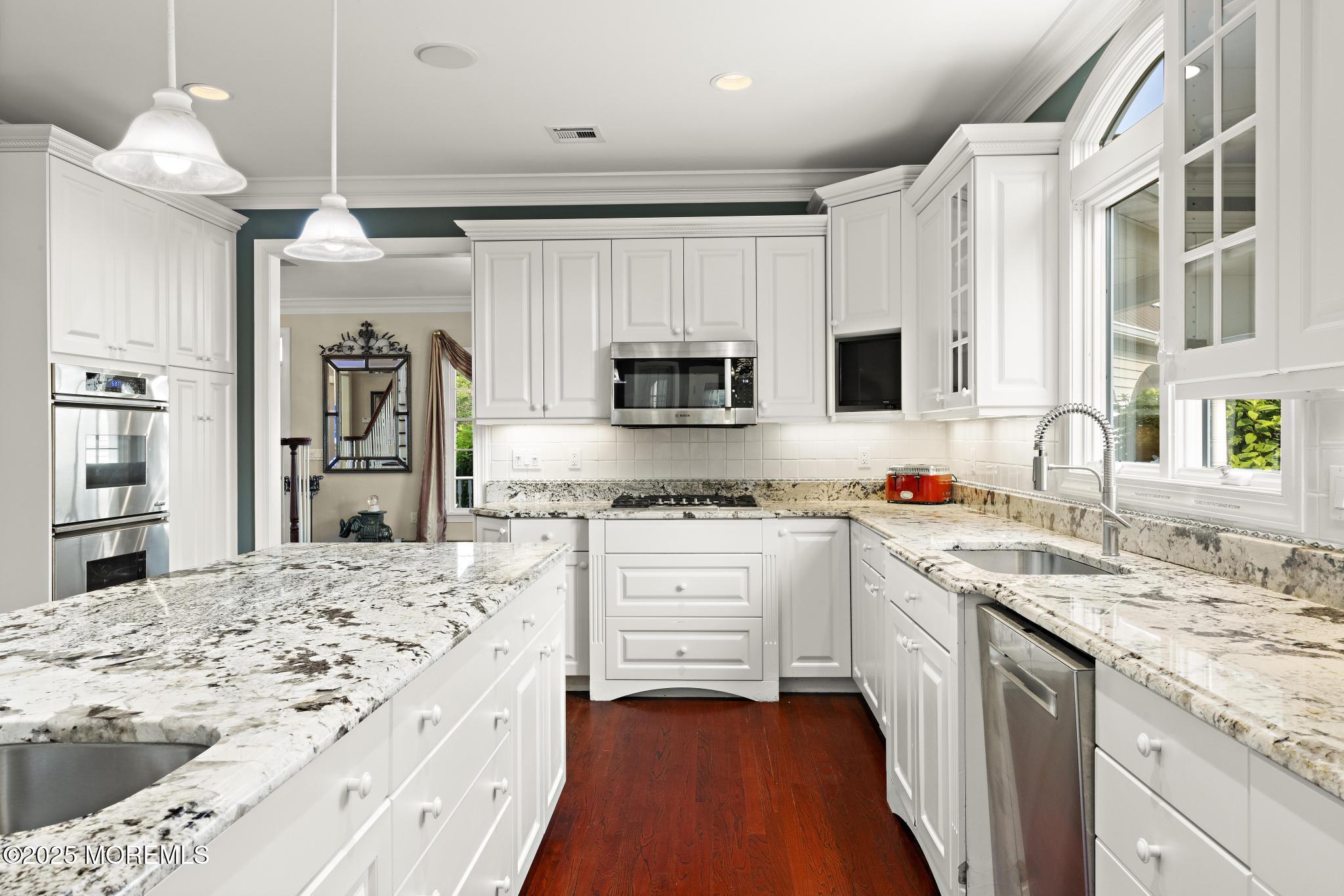 Wall, New Jersey, 07719, United States, 6 Bedrooms Bedrooms, ,4 BathroomsBathrooms,Residential,For Sale,2003107