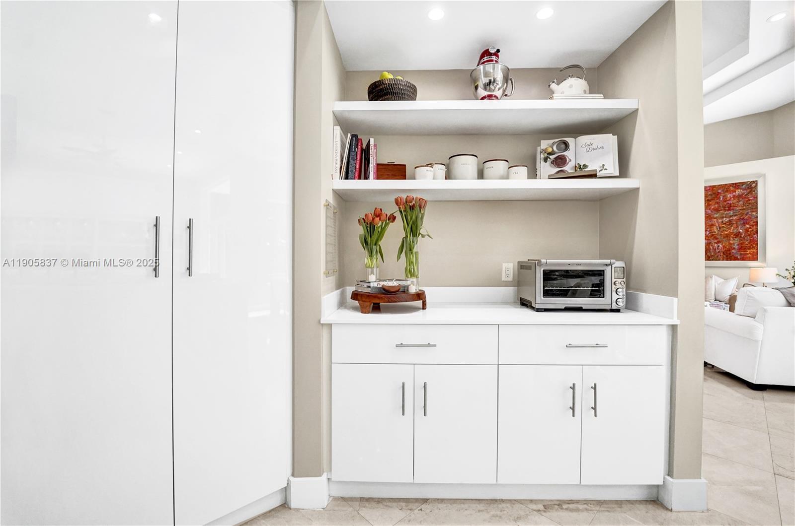 Weston, Florida, 33327, United States, 5 Bedrooms Bedrooms, ,3 BathroomsBathrooms,Residential,For Sale,1991859