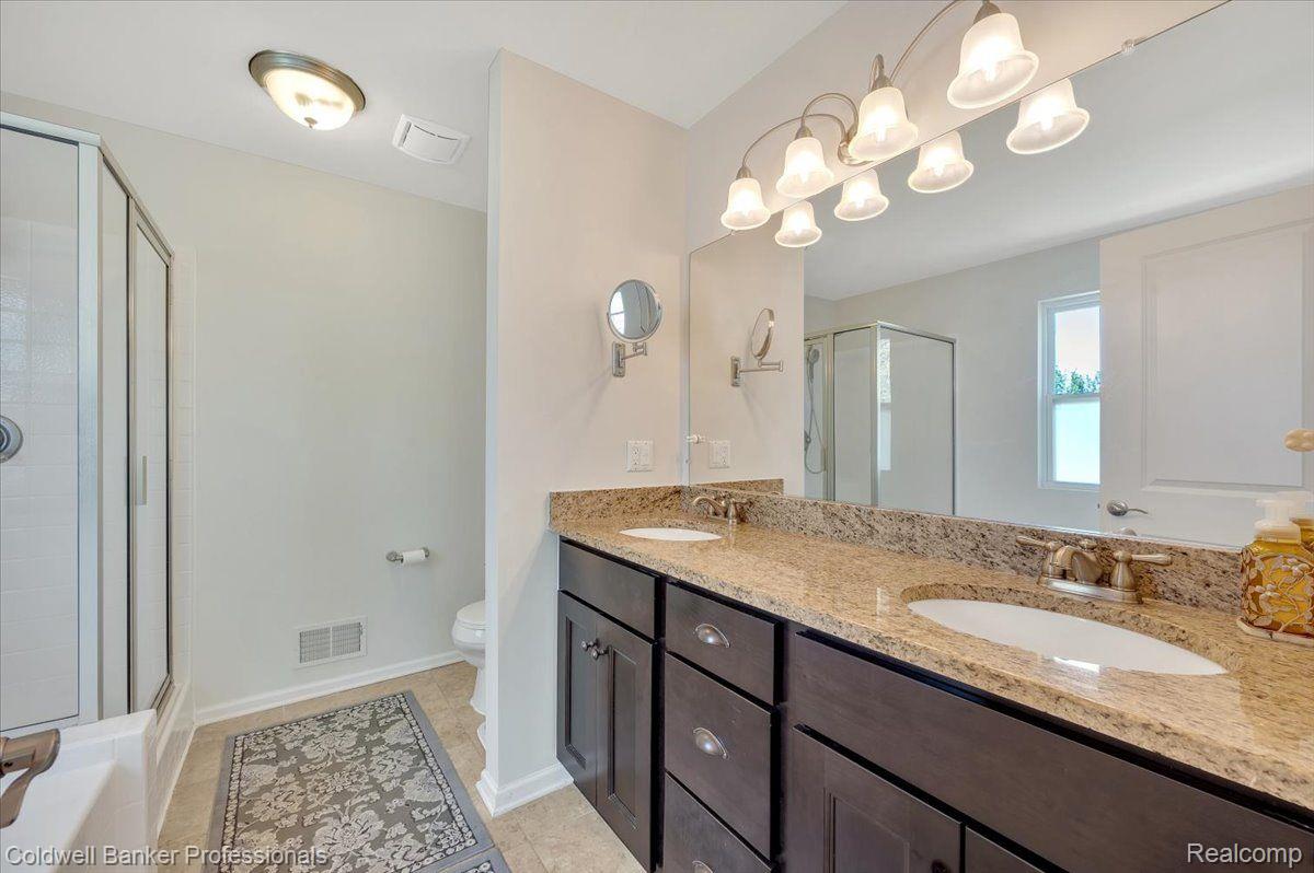 Oxford, Michigan, 48371, United States, 5 Bedrooms Bedrooms, ,4 BathroomsBathrooms,Residential,For Sale,1940303