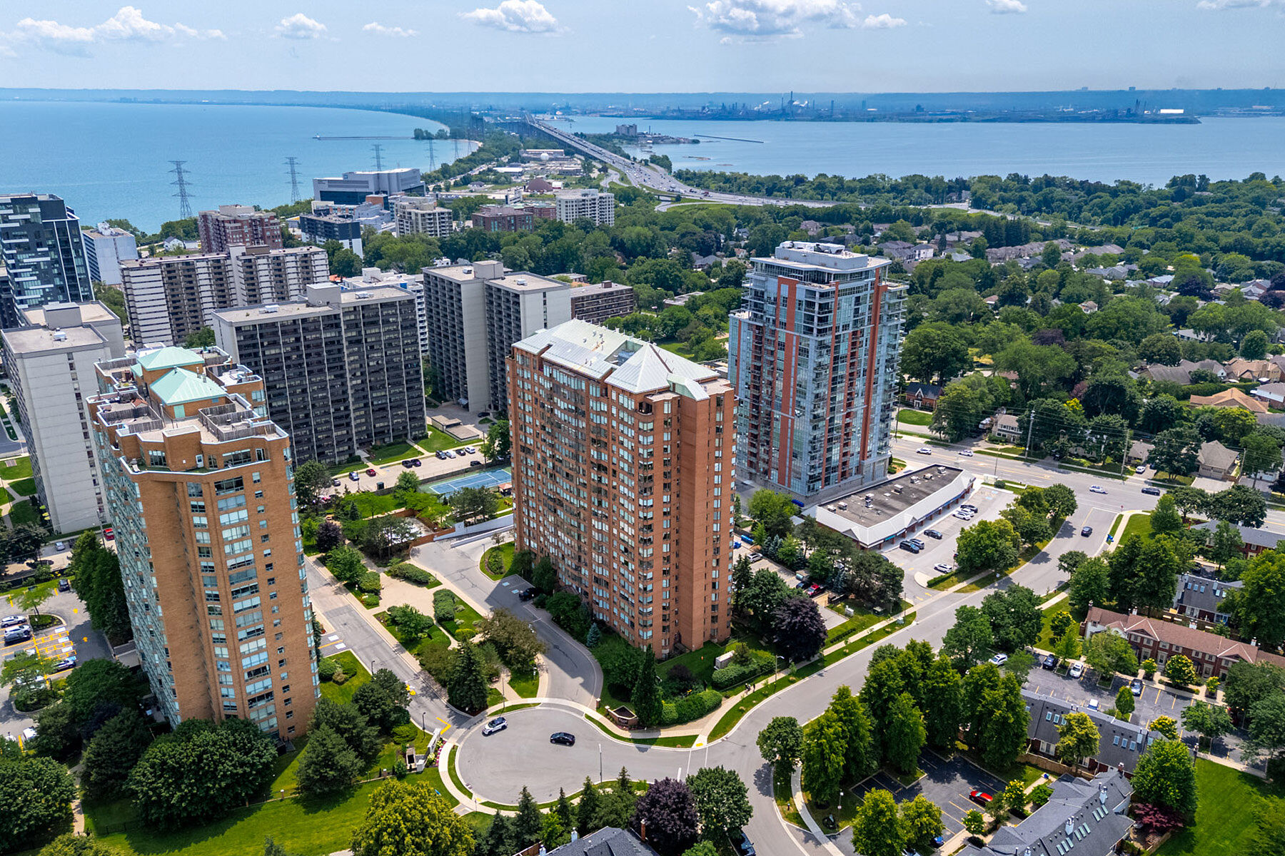  Downtown Burlington Condo - 物件實景