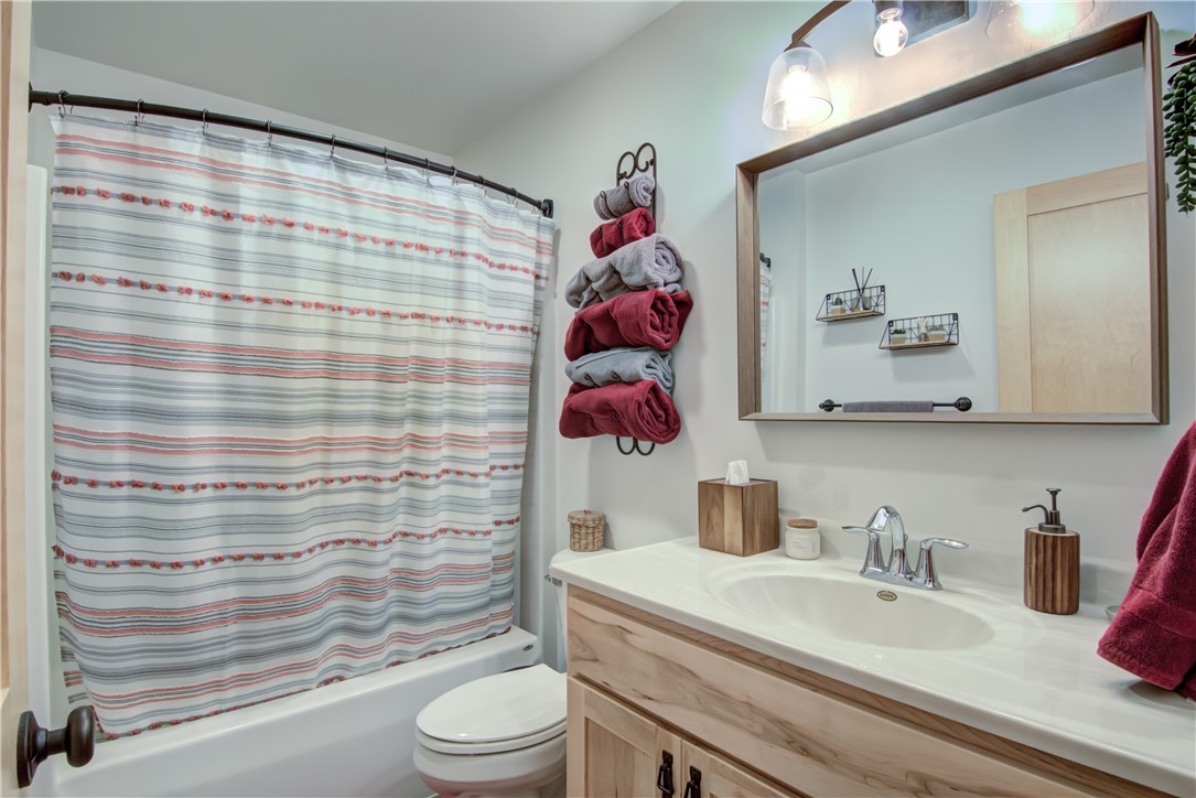 Cadott, Wisconsin, 54727, United States, 4 Bedrooms Bedrooms, ,2 BathroomsBathrooms,Residential,For Sale,1961468