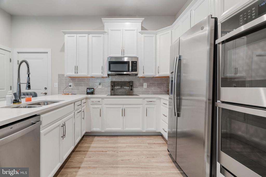 Rockville, Maryland, 20855, United States, 3 Bedrooms Bedrooms, ,3 BathroomsBathrooms,Residential,For Sale,1929038