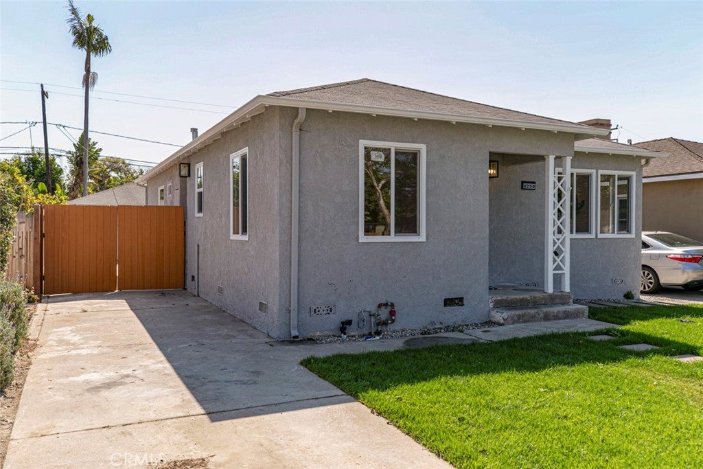 Los Angeles, California, 90066, United States, 3 Bedrooms Bedrooms, ,1 BathroomBathrooms,Residential,For Sale,1938749