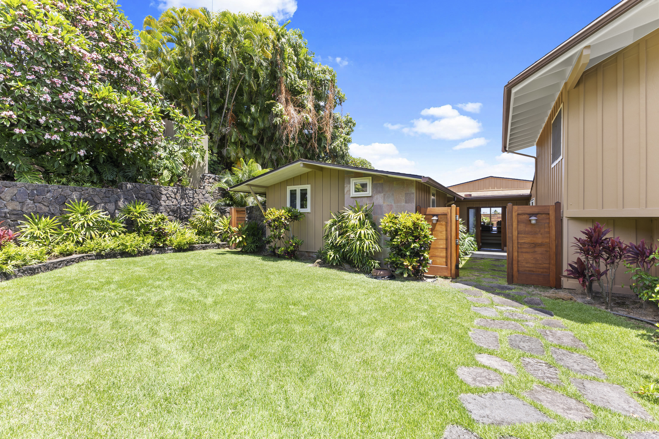 Ualakaa Single Family Home, City, Diamond Head, Mountain, Ocean views 