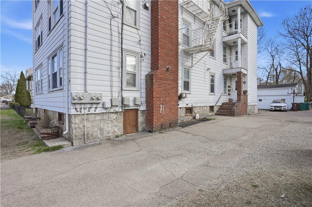 Woonsocket, Rhode Island, 02895, United States, 11 Bedrooms Bedrooms, ,5 BathroomsBathrooms,Residential,For Sale,2034207