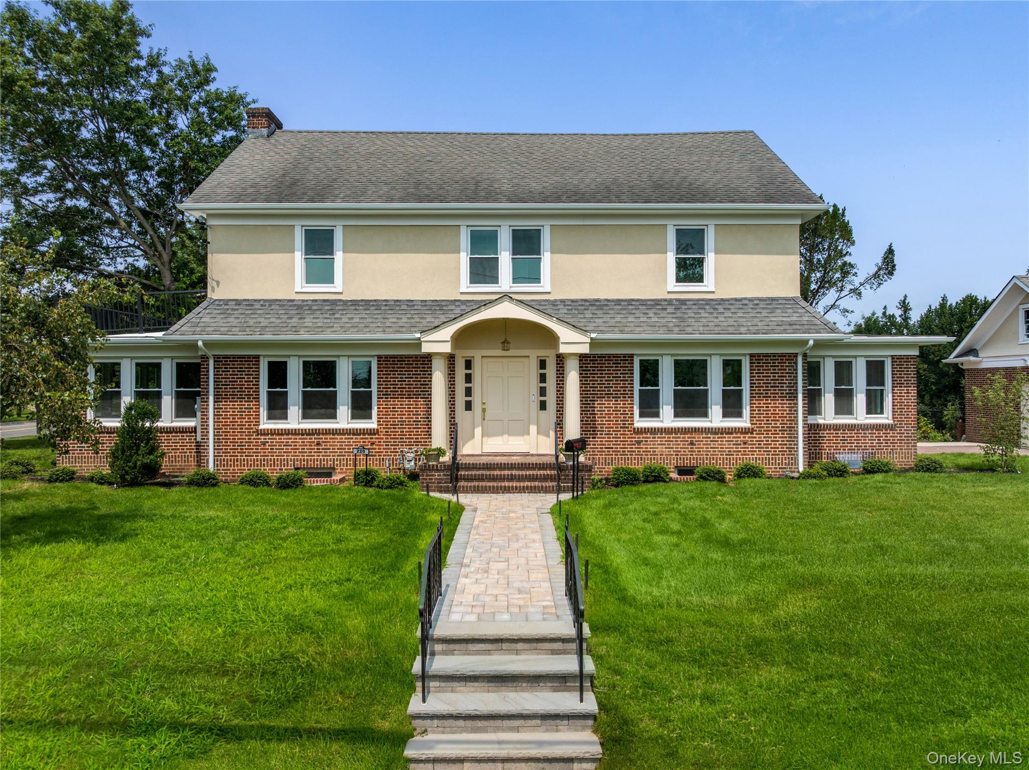  220 Pomander Road, Mineola, NY, 11501 - 物件實景