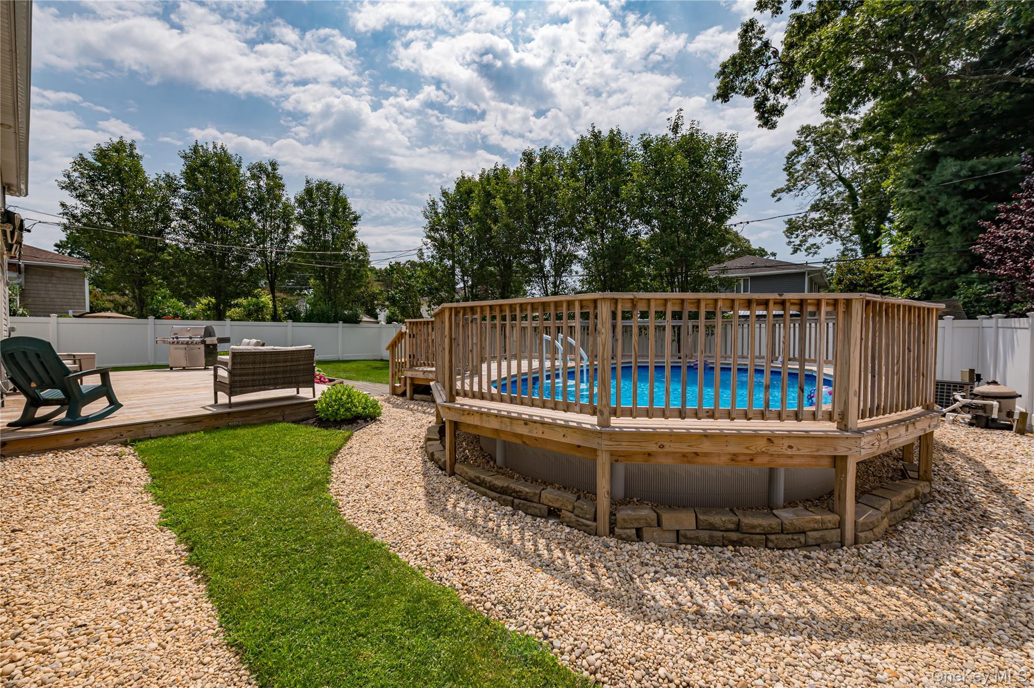  16 Sussex Lane, Lake Grove, NY, 11755 - 物件實景