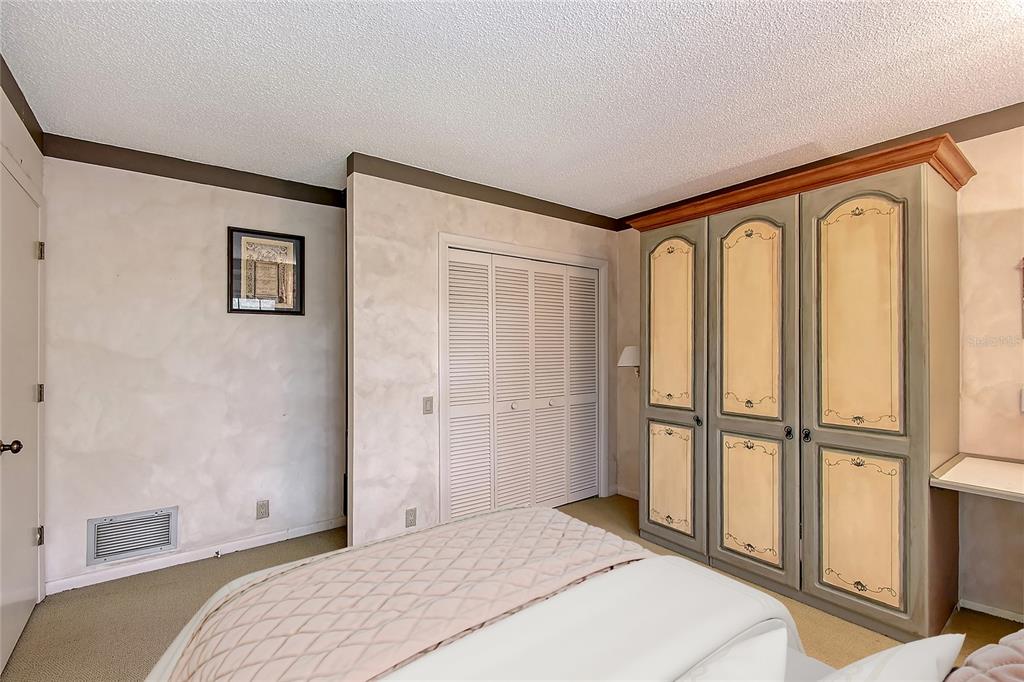 Sarasota, Florida, 34232, United States, 4 Bedrooms Bedrooms, ,4 BathroomsBathrooms,Residential,For Sale,1917042
