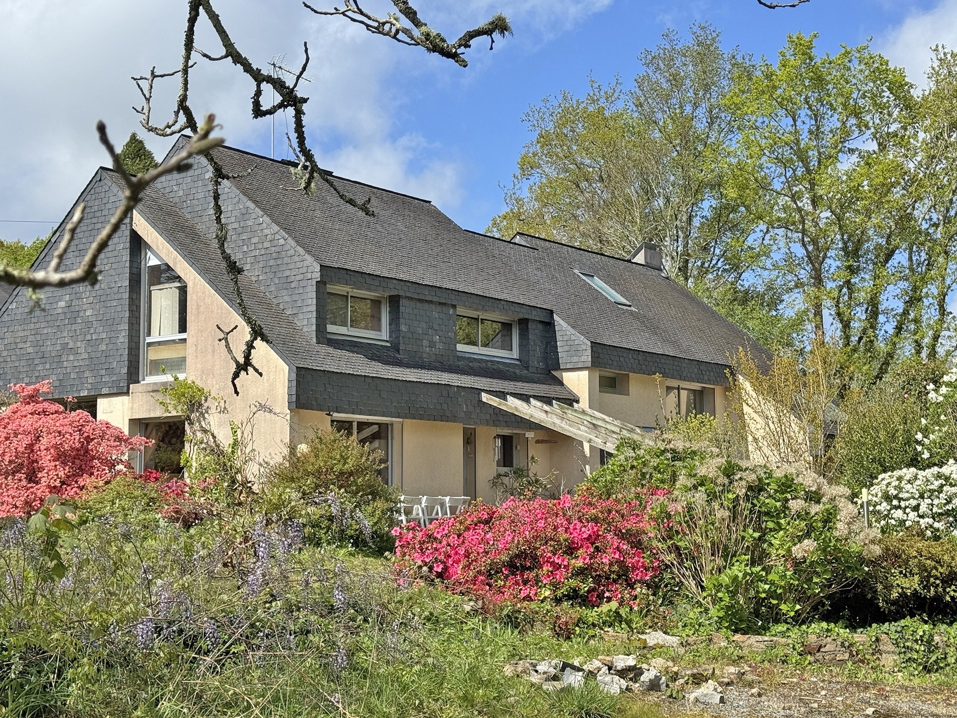  QUIMPER, CONTEMPORARY HOUSE ON A TREE-LINED PARK NEAR THE CENTRE - 物件實景