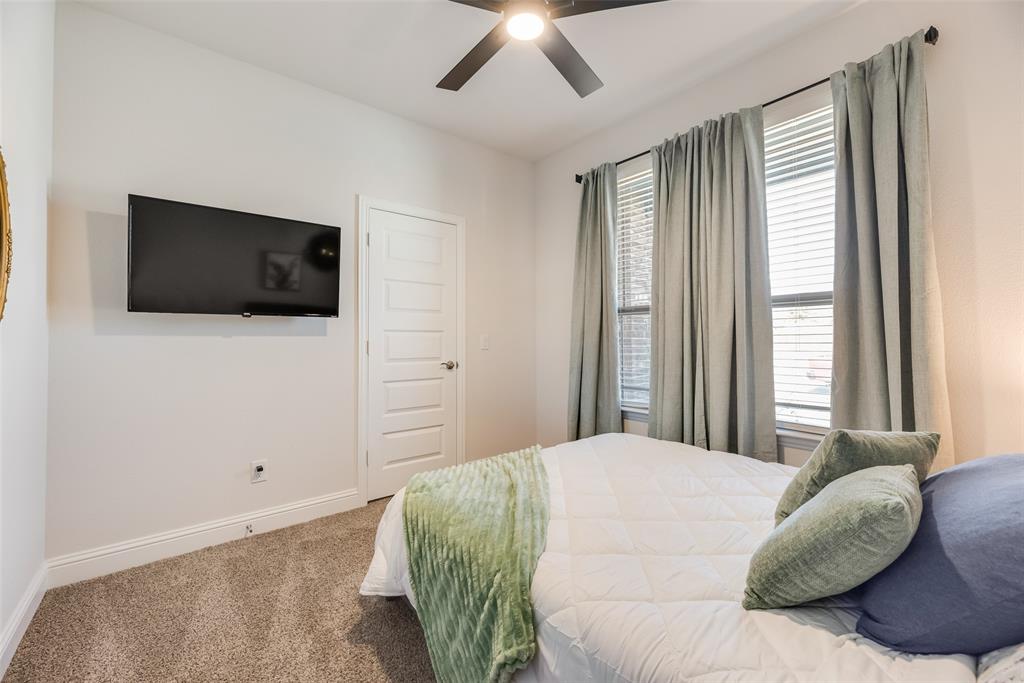 Pilot Point, Texas, 76258, United States, 5 Bedrooms Bedrooms, ,3 BathroomsBathrooms,Residential,For Sale,2019637