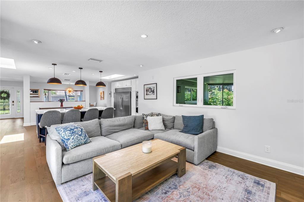 St Petersburg, Florida, 33711, United States, 3 Bedrooms Bedrooms, ,2 BathroomsBathrooms,Residential,For Sale,1862533