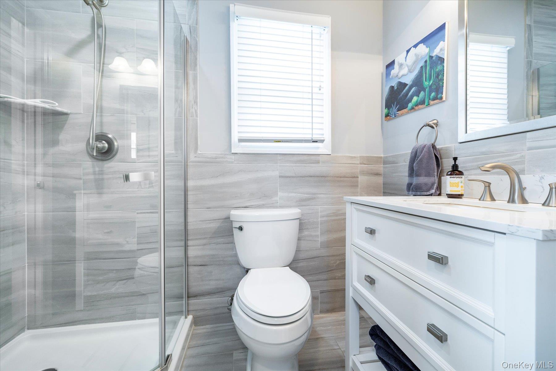 Lynbrook, New York, 11563, United States, 3 Bedrooms Bedrooms, ,2 BathroomsBathrooms,Residential,For Sale,1988362