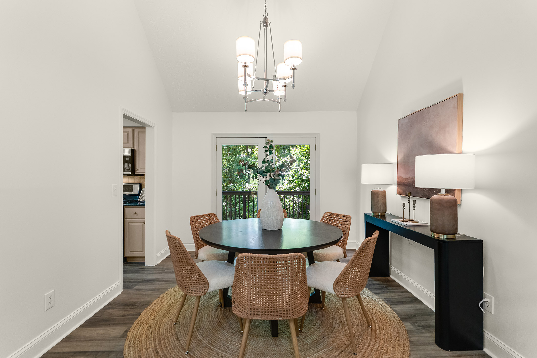  Exceptional Value in Mannings Ridge with Major Updates Throughout - 物件實景