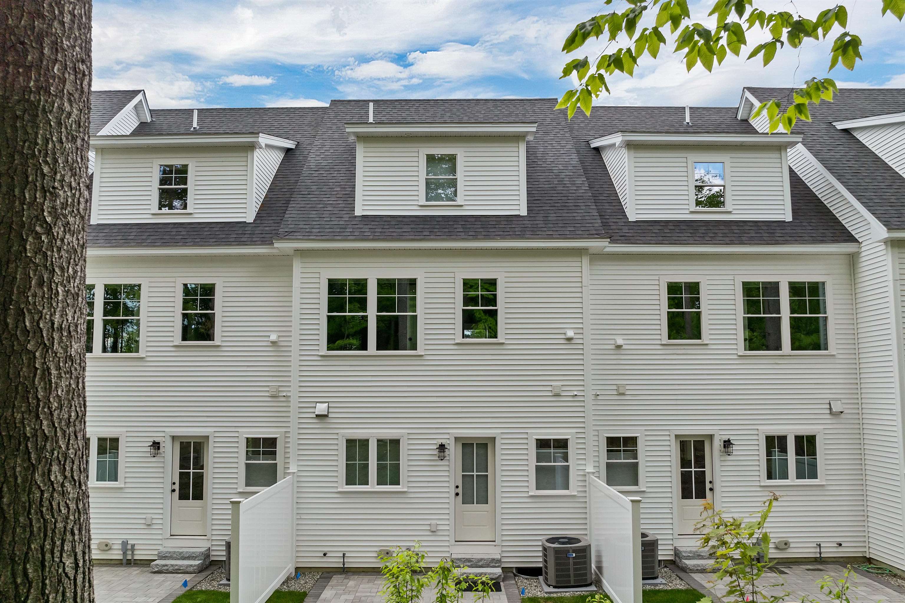 Laconia, New Hampshire, 03246, United States, 3 Bedrooms Bedrooms, ,2 BathroomsBathrooms,Residential,For Sale,1838158
