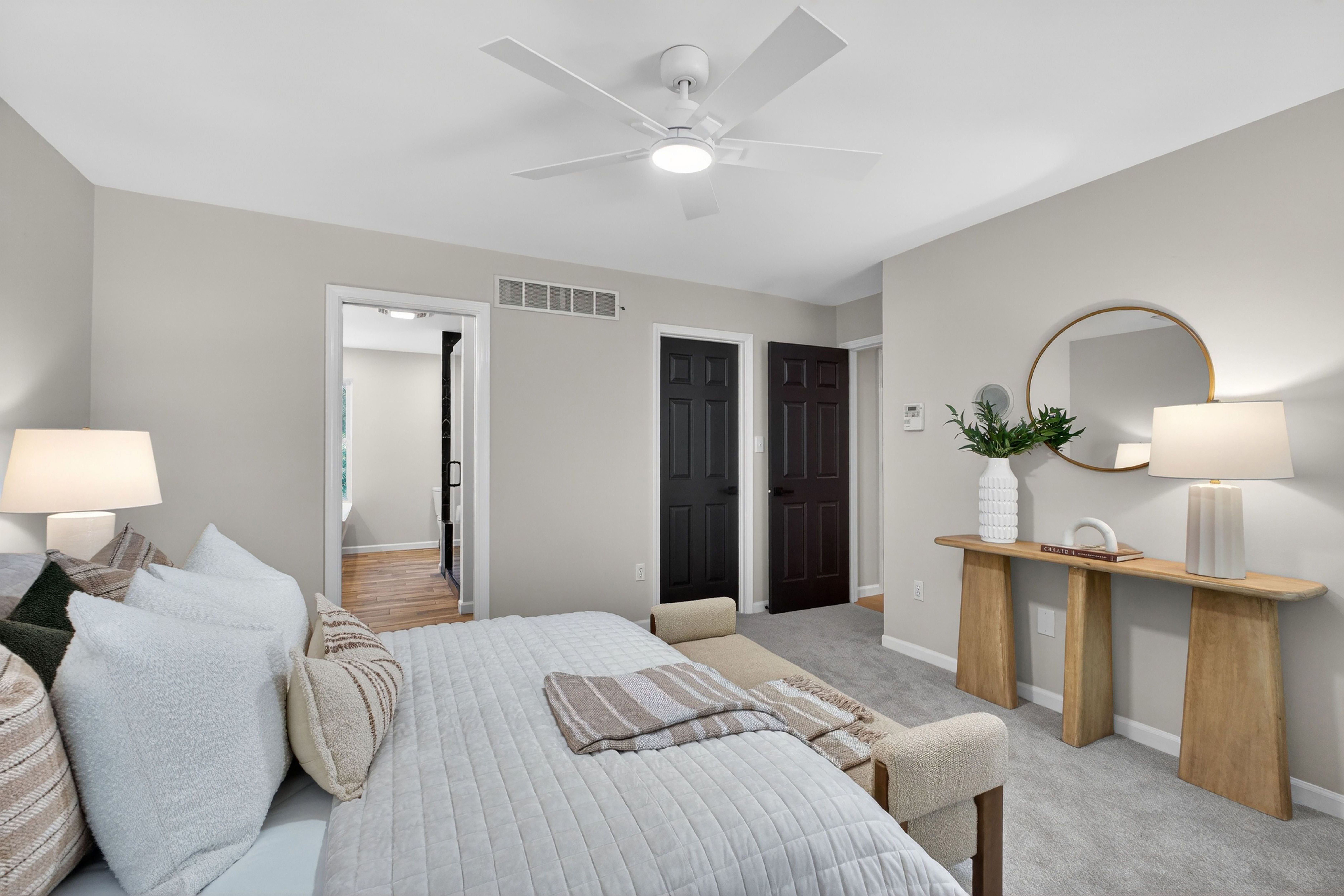  Welcome to Oak Bluff: Nature’s Serenity Meets Elegant Living - 物件實景