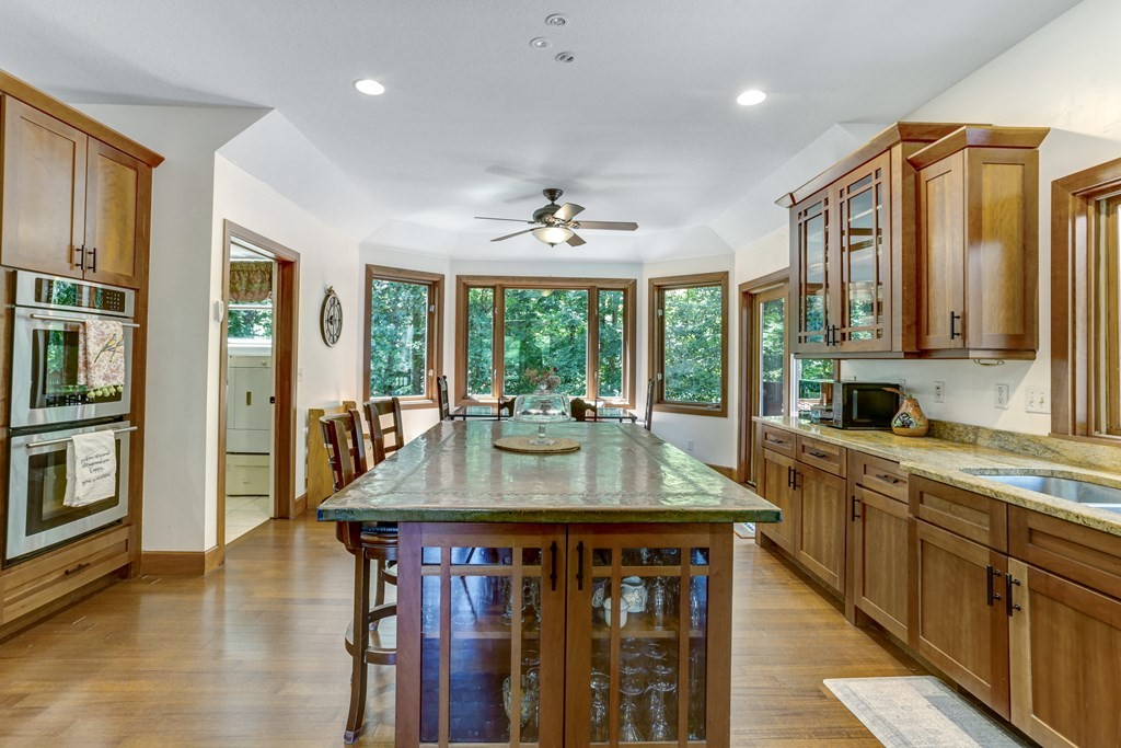 Hayesville, North Carolina, 28904, United States, 3 Bedrooms Bedrooms, ,5 BathroomsBathrooms,Residential,For Sale,1931942