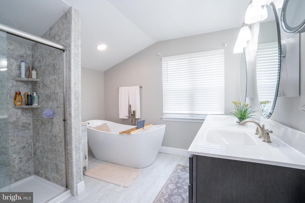 Princeton, New Jersey, 08540, United States, 4 Bedrooms Bedrooms, ,3 BathroomsBathrooms,Residential,For Sale,1943600