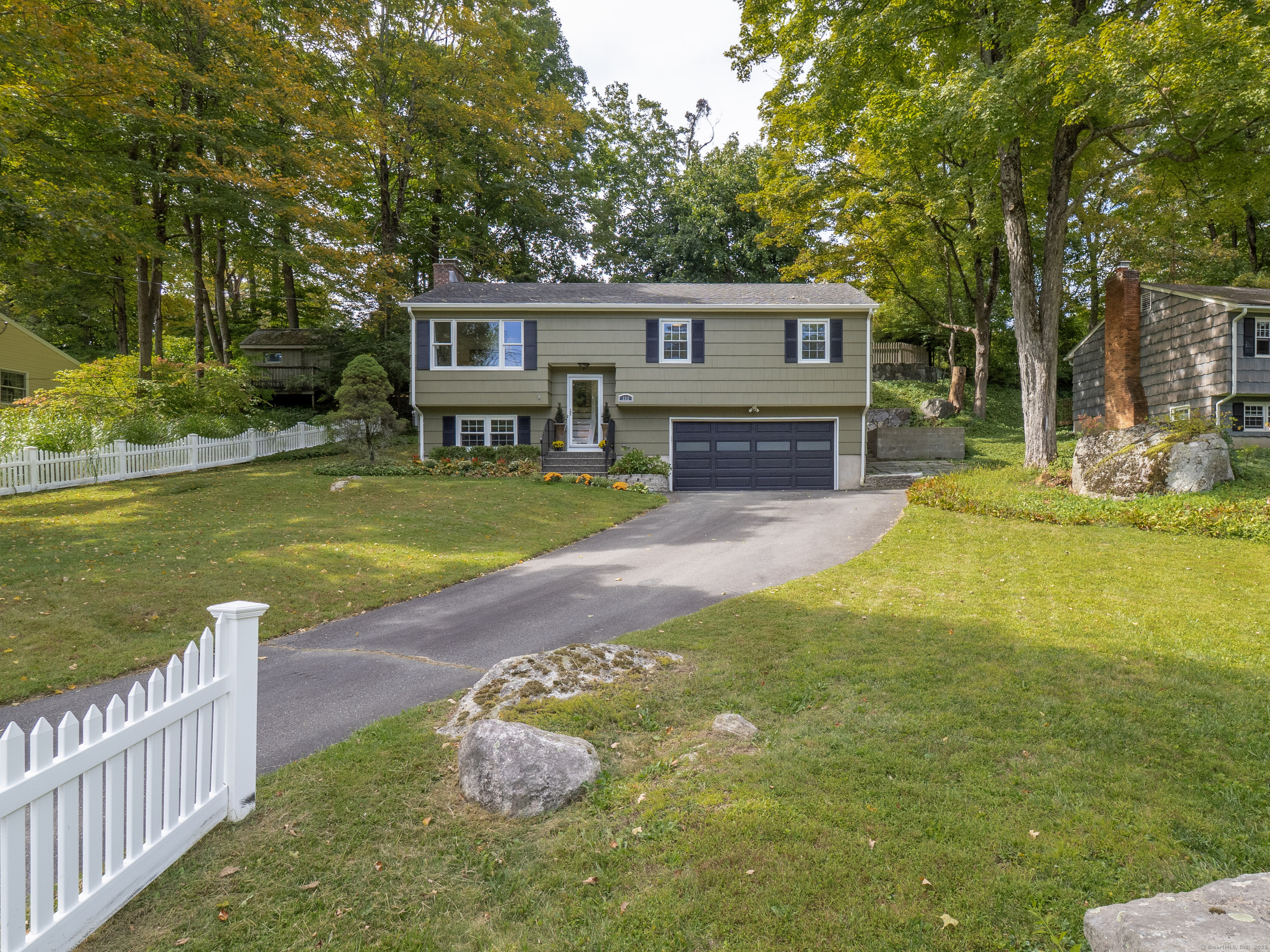 Ridgefield, Connecticut, 06877, United States, 3 Bedrooms Bedrooms, ,3 BathroomsBathrooms,Residential,For Sale,1950980
