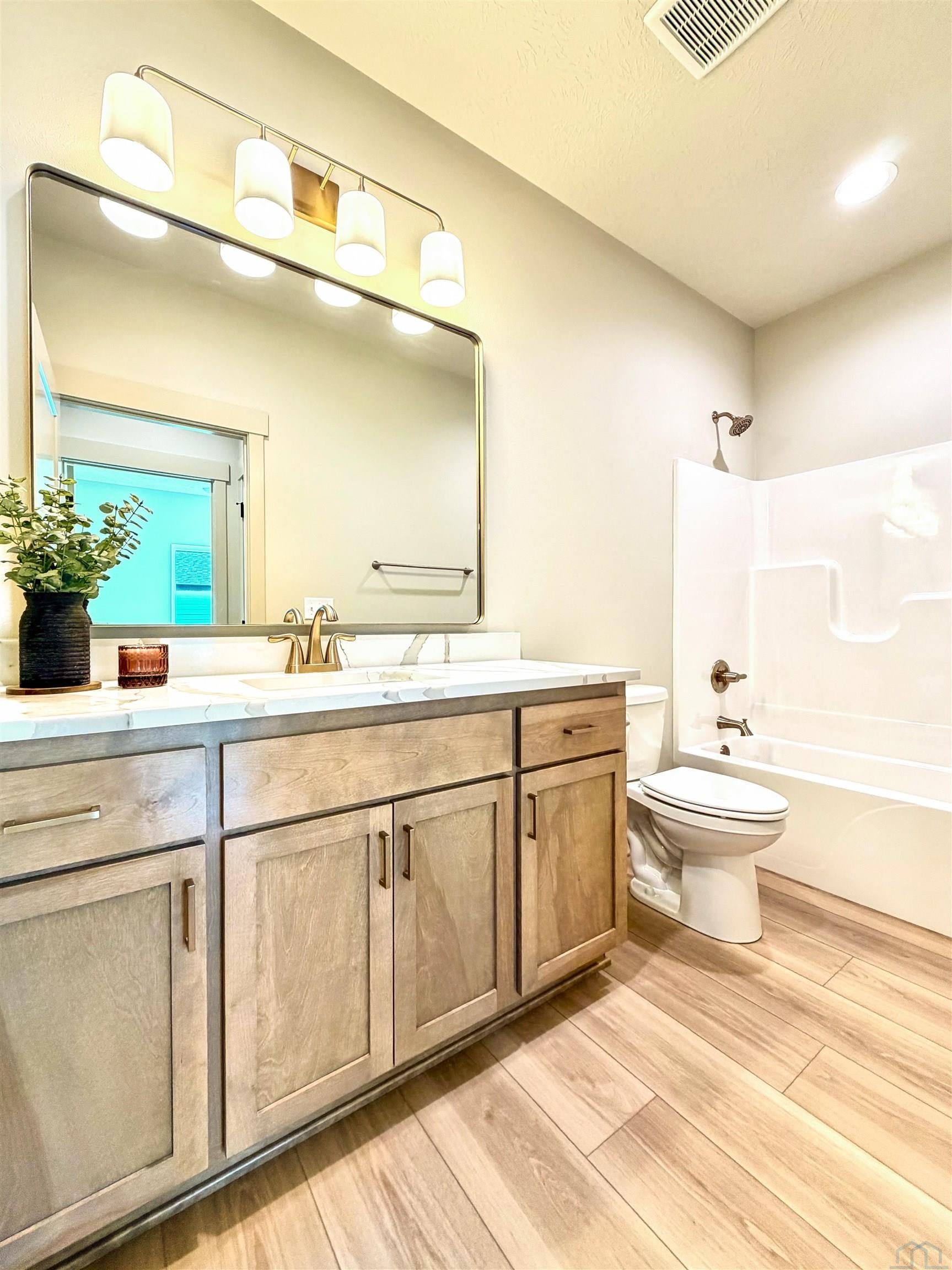 Sergeant Bluff, Iowa, 51054, United States, 3 Bedrooms Bedrooms, ,2 BathroomsBathrooms,Residential,For Sale,1974181