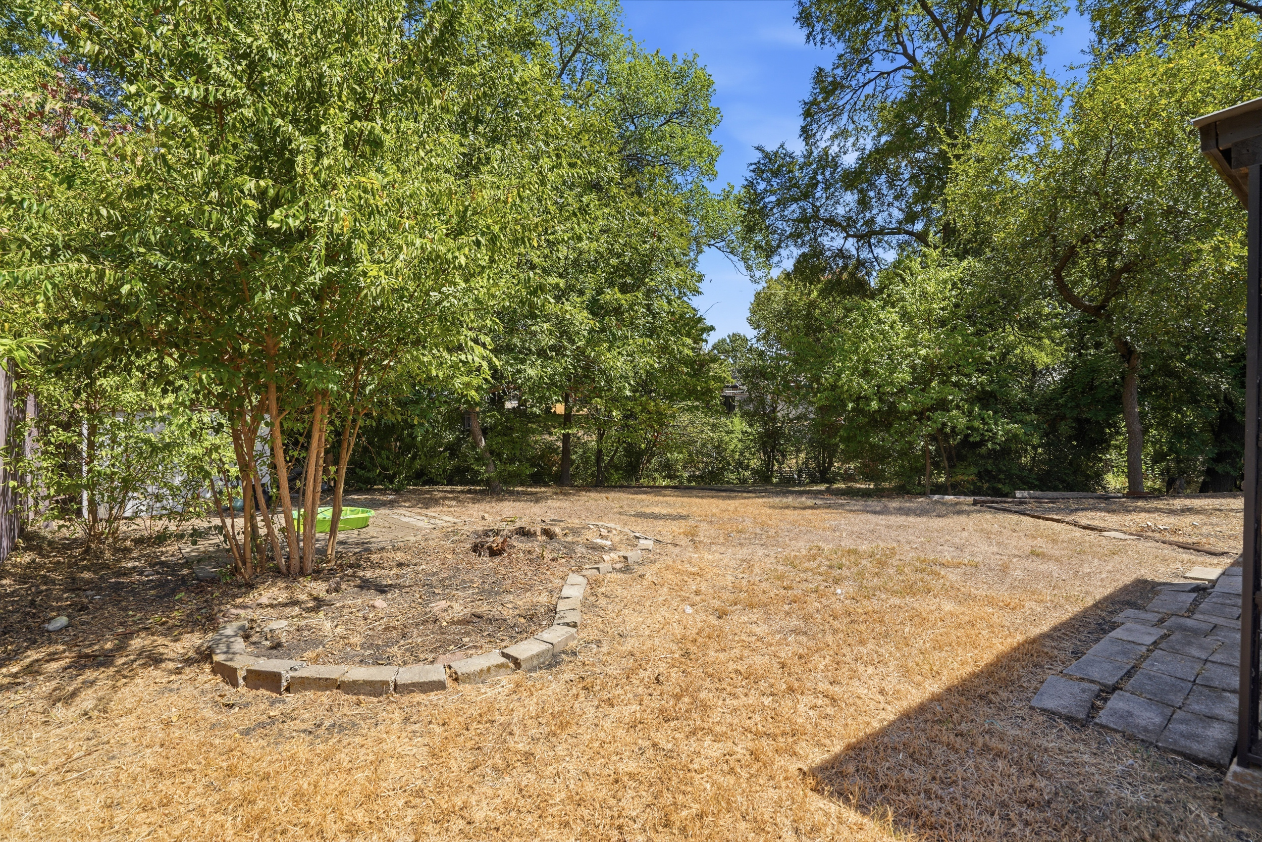  Big Backyard, Creek Lot, Quiet Cul-de-Sac. - 物件實景