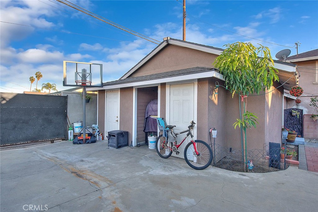 Pomona, California, 91767, United States, 3 Bedrooms Bedrooms, ,2 BathroomsBathrooms,Residential,For Sale,1978671