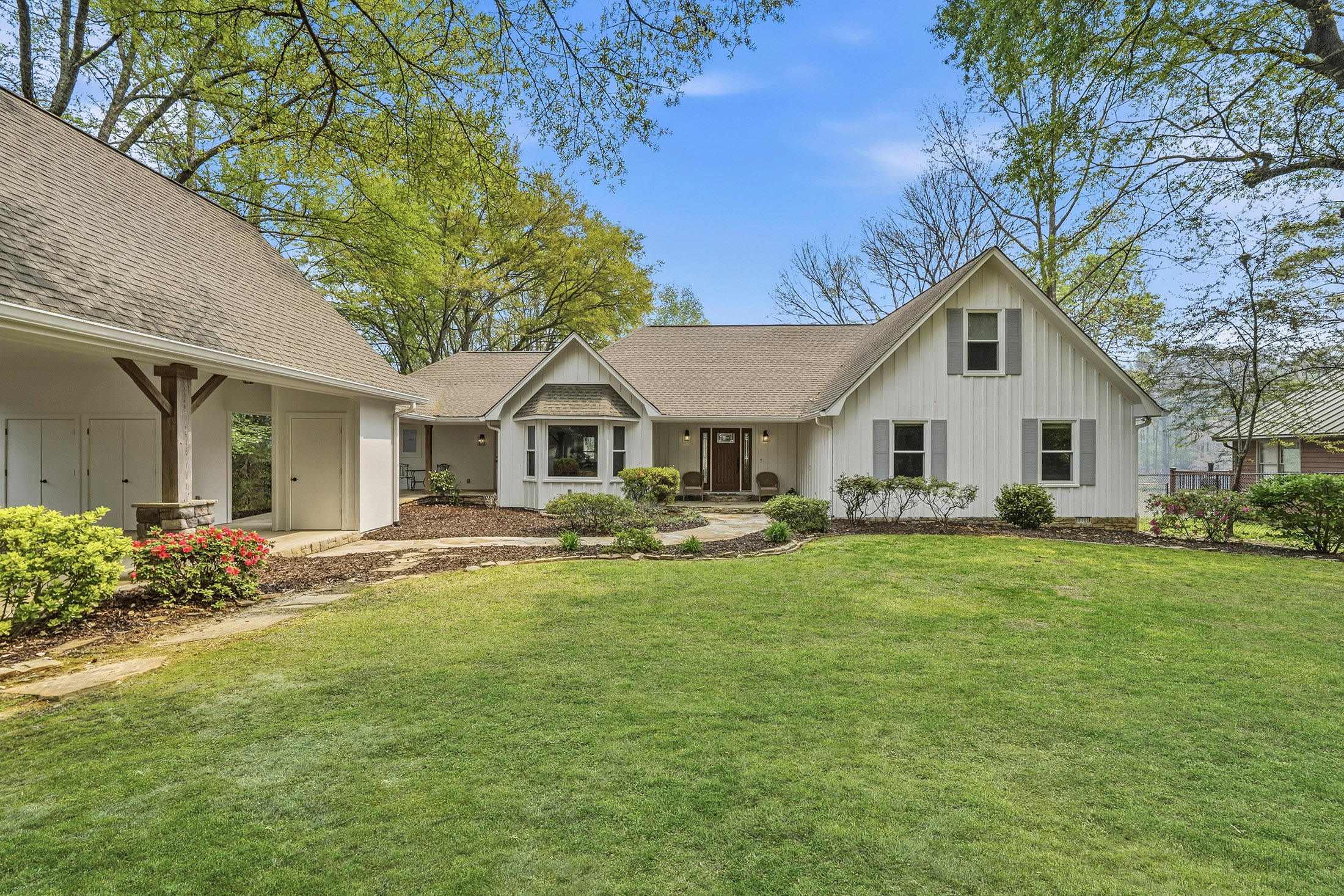  Move-in Ready Lakefront Home Delivers the Ultimate Lake Oconee Lifestyle - 物件實景