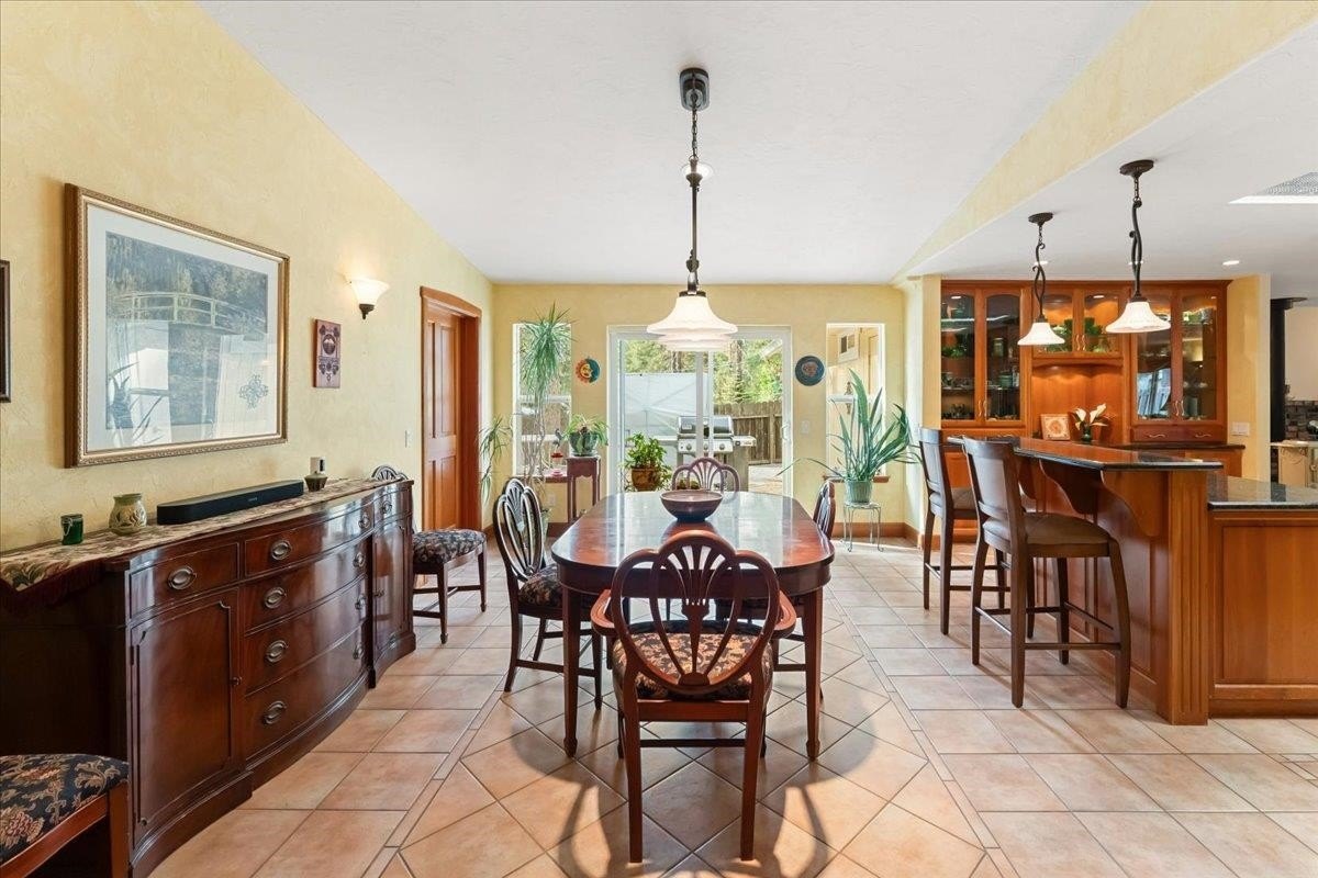 Mt Shasta, California, 96067, United States, 3 Bedrooms Bedrooms, ,2 BathroomsBathrooms,Residential,For Sale,1929082
