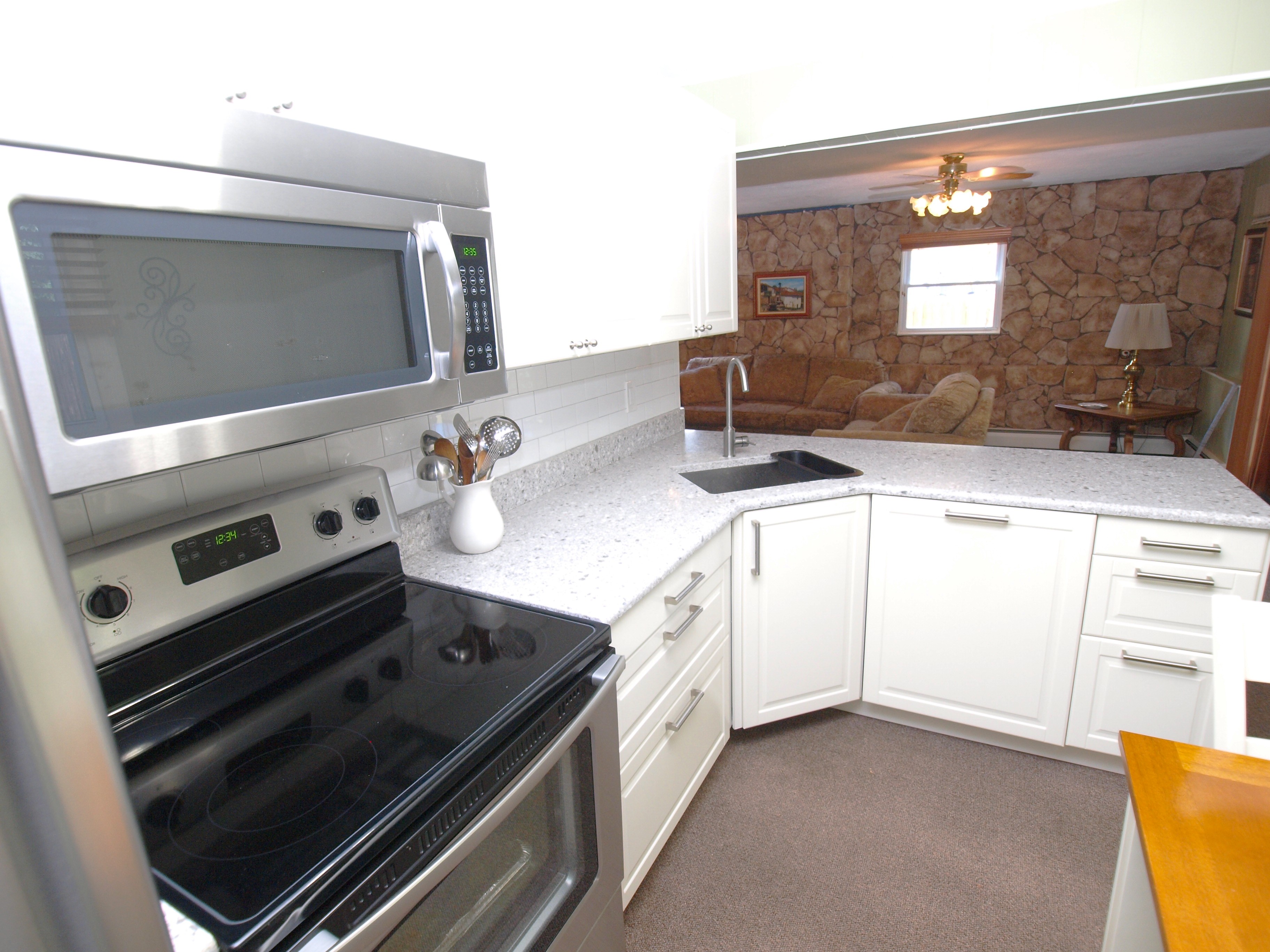 Pompton Plains, New Jersey, 07444, United States, 3 Bedrooms Bedrooms, ,2 BathroomsBathrooms,Residential,For Sale,1937203