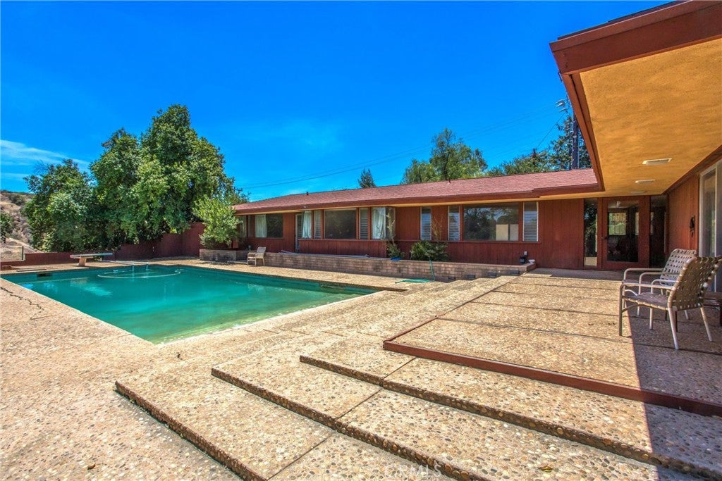 Redlands, California, 92373, United States, 4 Bedrooms Bedrooms, ,1 BathroomBathrooms,Residential,For Sale,1899993