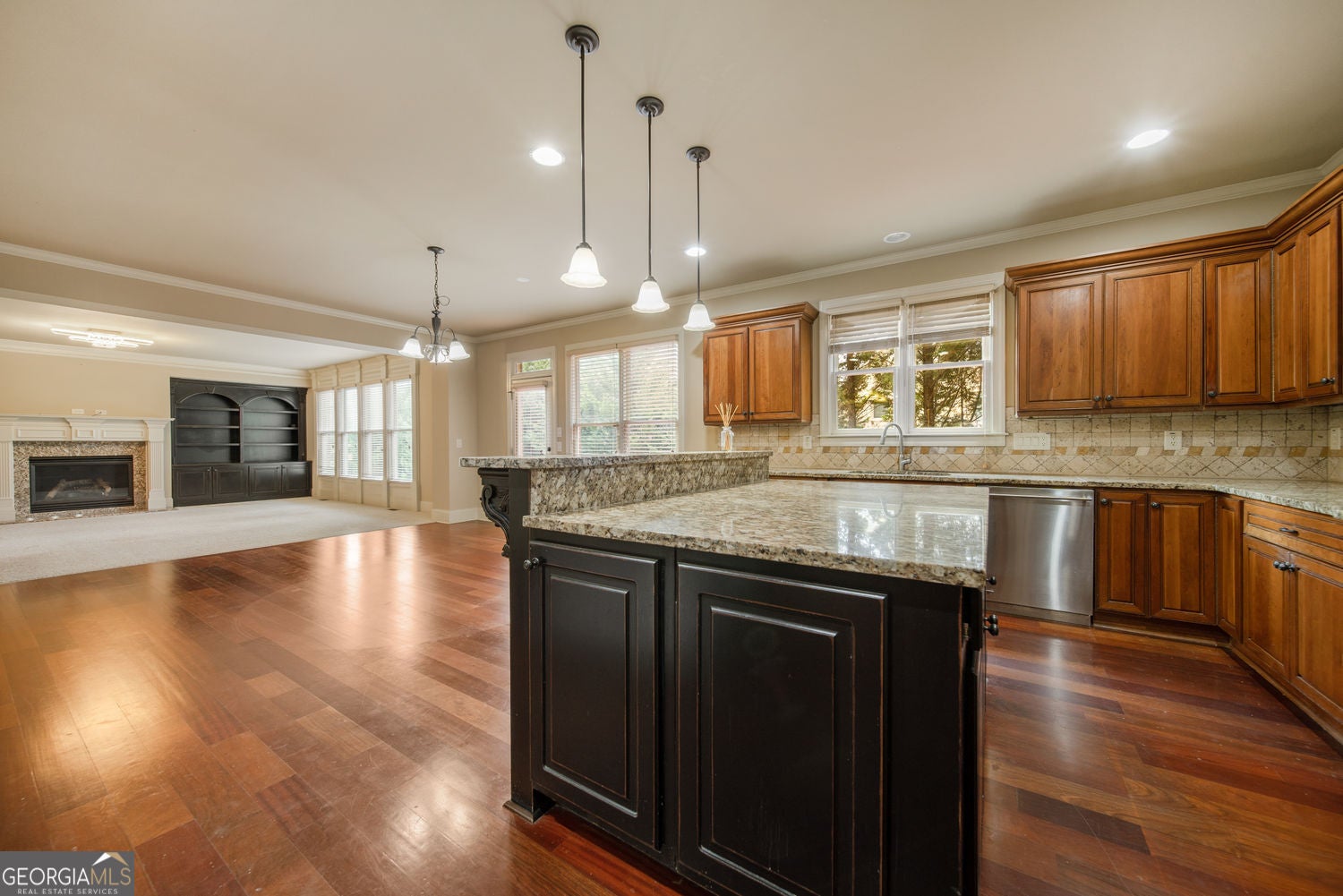 Snellville, Georgia, 30078, United States, 4 Bedrooms Bedrooms, ,5 BathroomsBathrooms,Residential,For Sale,1909912