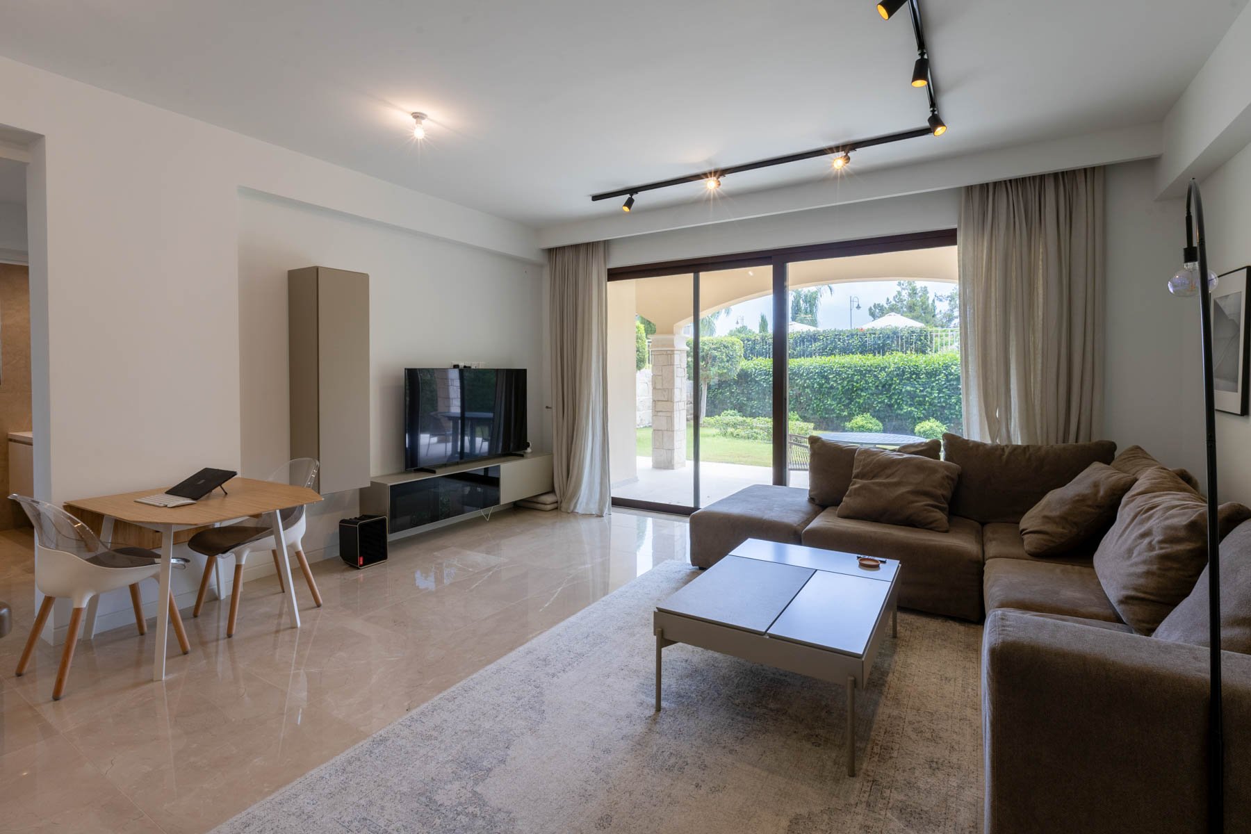  3 Bedroom Apartment with Private Garden in Aphrodite Hills Golf Resort - 物件實景