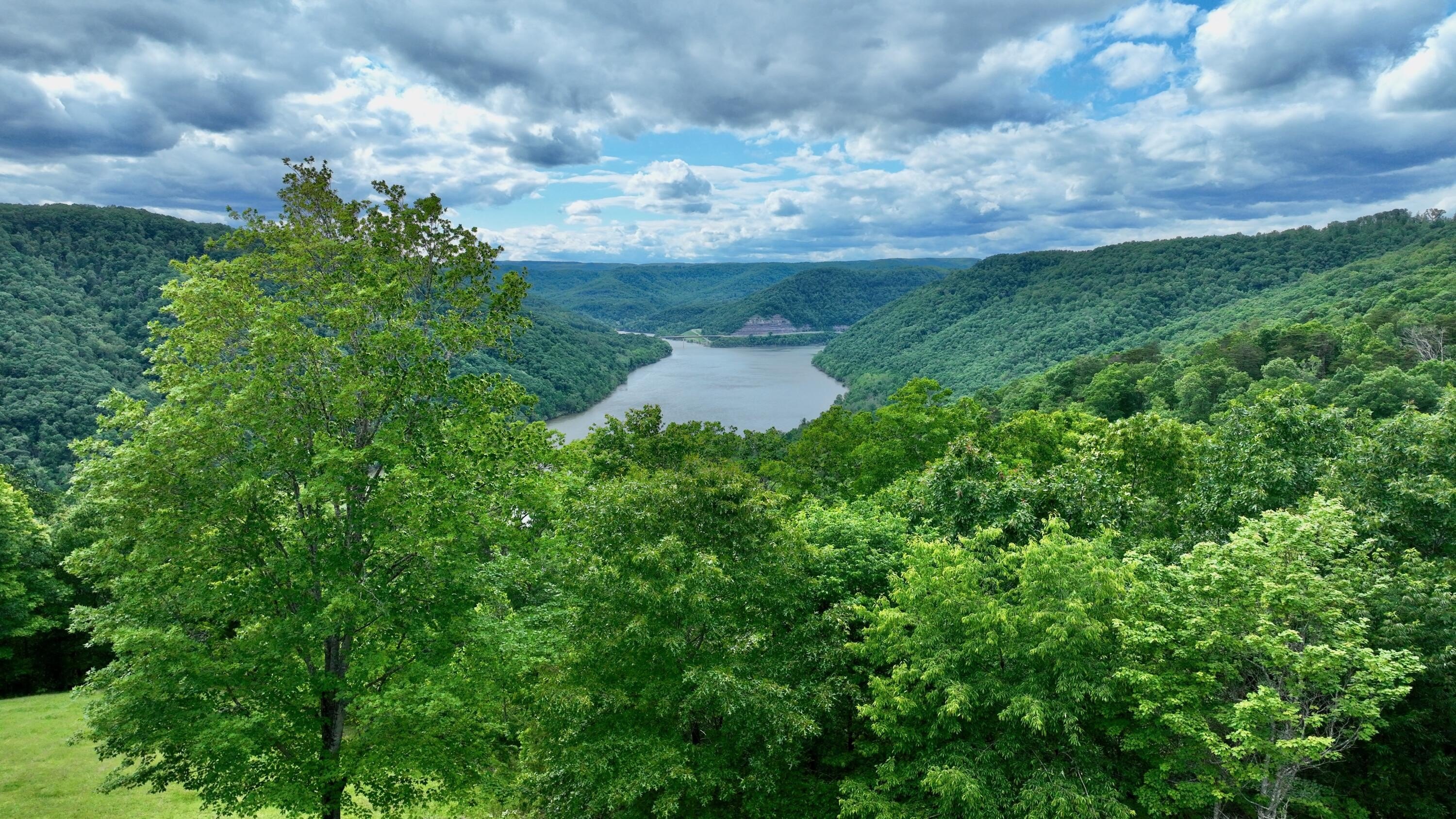 Hinton, West Virginia, 25951, United States, 3 Bedrooms Bedrooms, ,2 BathroomsBathrooms,Residential,For Sale,1847194