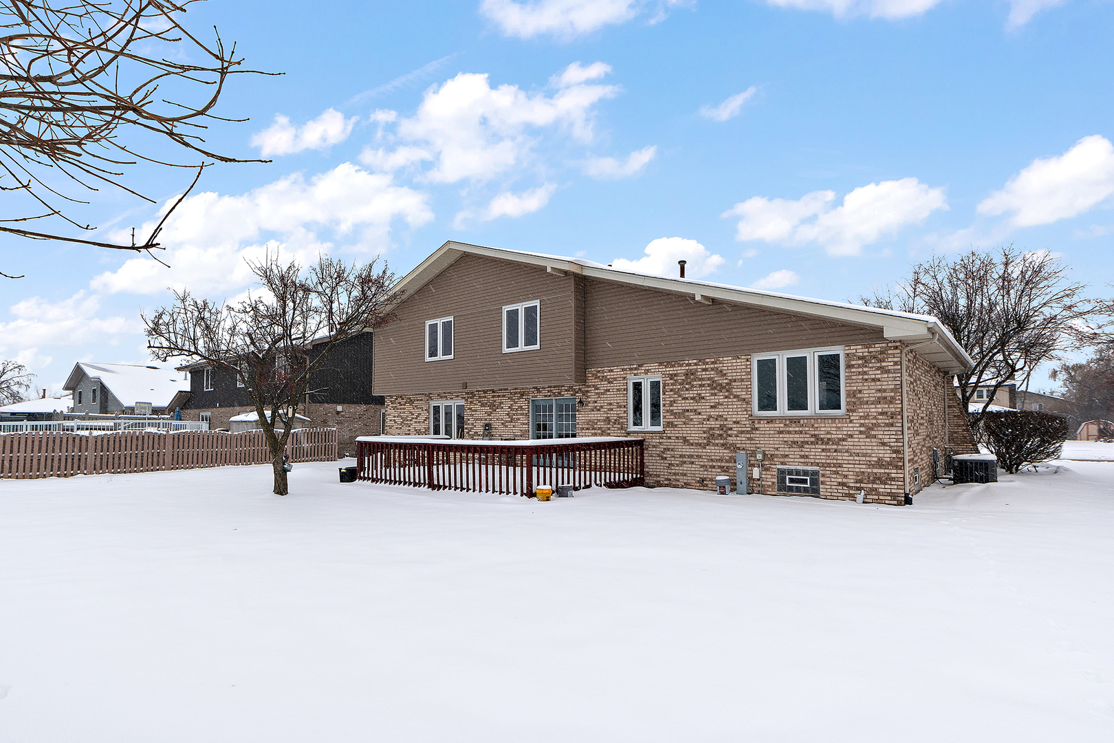 Orland Park, Illinois, 60467, United States, 4 Bedrooms Bedrooms, ,3 BathroomsBathrooms,Residential,For Sale,2000619