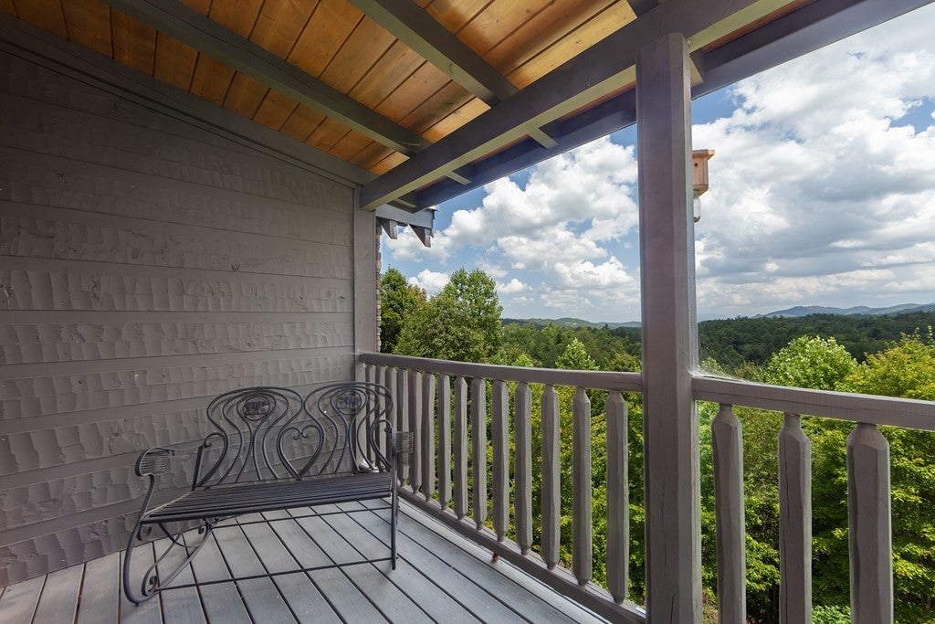 Sevierville, Tennessee, 37862, United States, 3 Bedrooms Bedrooms, ,7 BathroomsBathrooms,Residential,For Sale,1914651