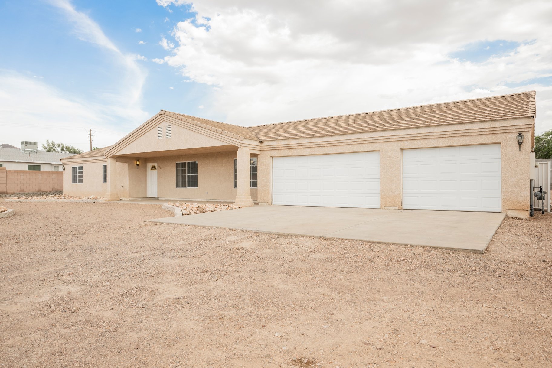  Rare Half Acre Opportunity in Henderson HOA, RV Hookups, Endless Potential - 物件實景