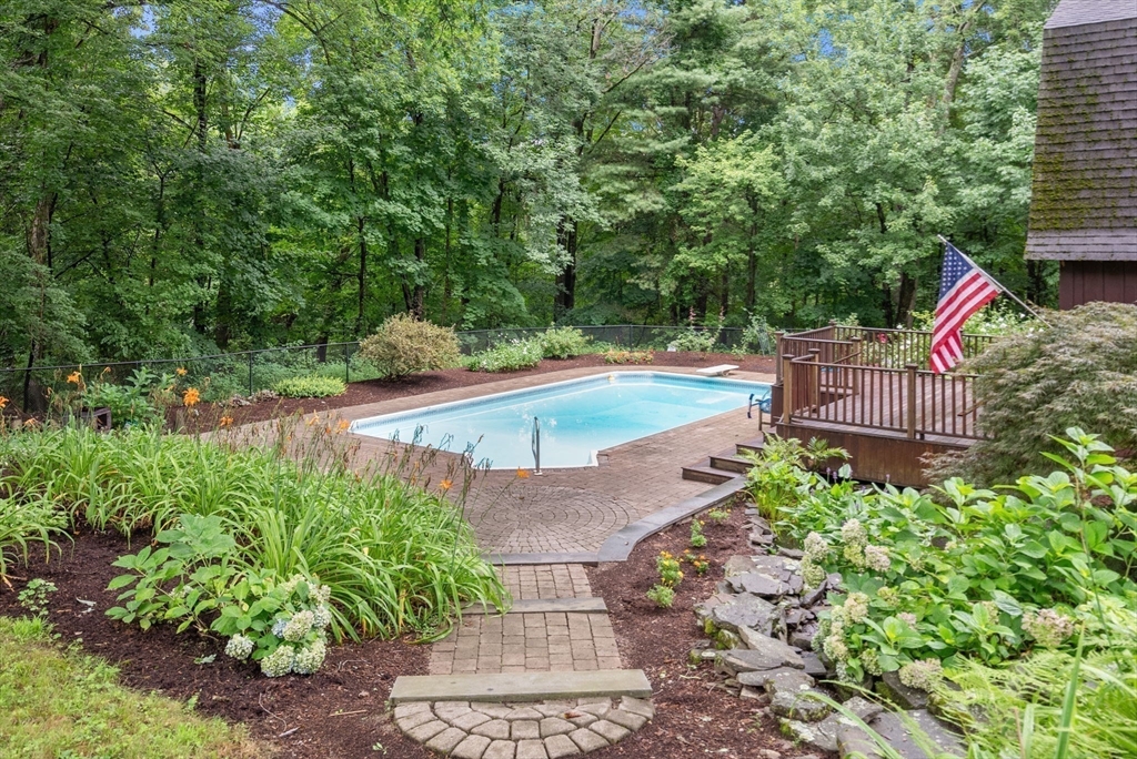 Shrewsbury, Massachusetts, 01545, United States, 4 Bedrooms Bedrooms, ,4 BathroomsBathrooms,Residential,For Sale,1768769