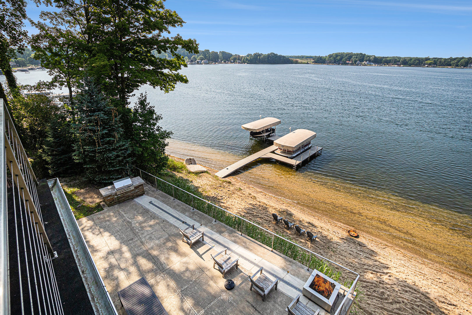 Dowagiac, Michigan, 49047, United States, 4 Bedrooms Bedrooms, ,5 BathroomsBathrooms,Residential,For Sale,1974252