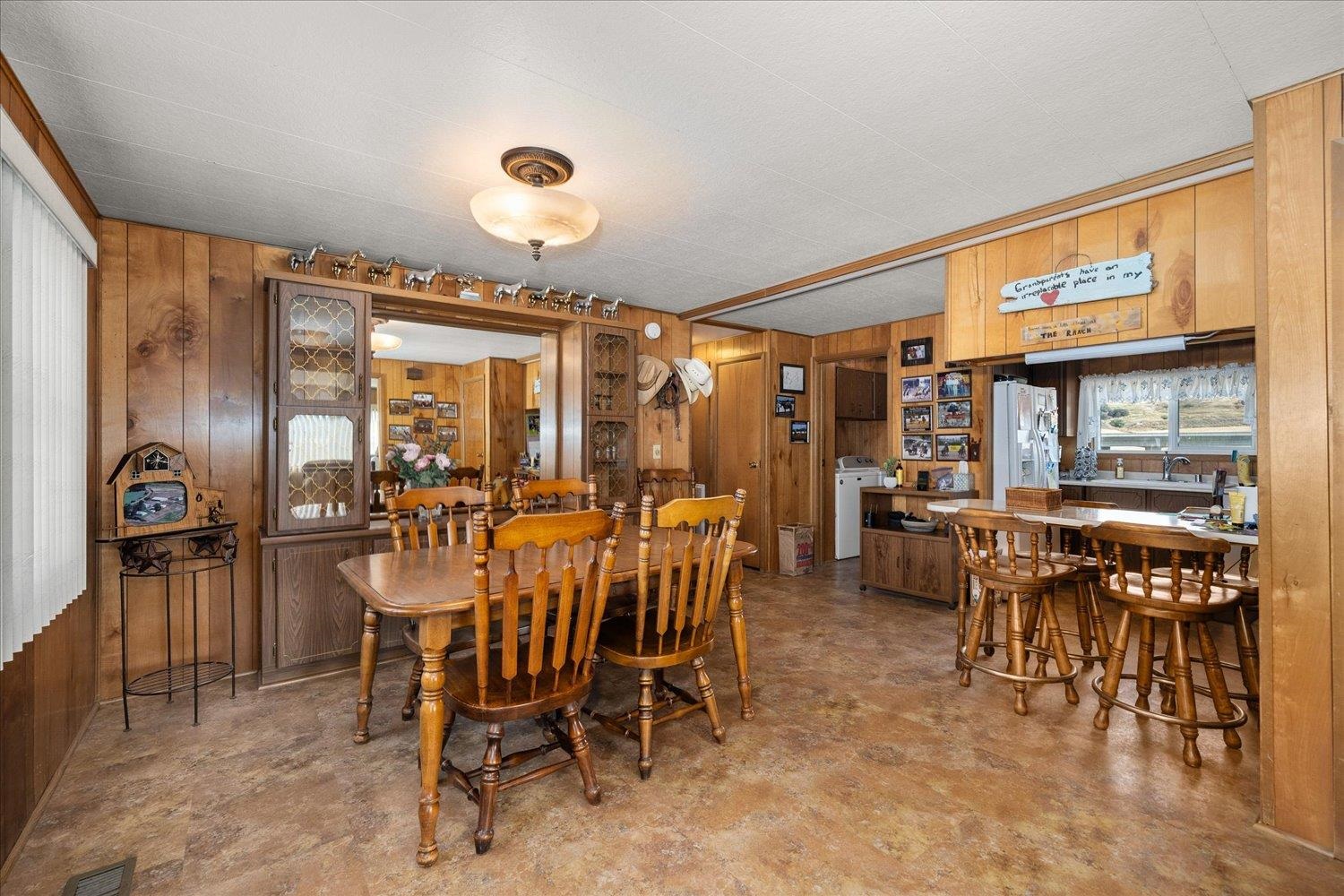 Rosalia, Washington, 99170, United States, 3 Bedrooms Bedrooms, ,2 BathroomsBathrooms,Residential,For Sale,1943009