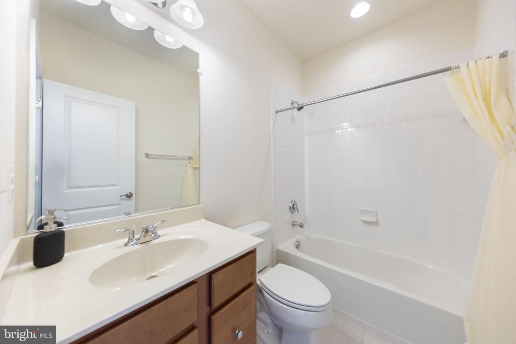 Haymarket, Virginia, 20169, United States, 3 Bedrooms Bedrooms, ,4 BathroomsBathrooms,Residential,For Sale,1904244