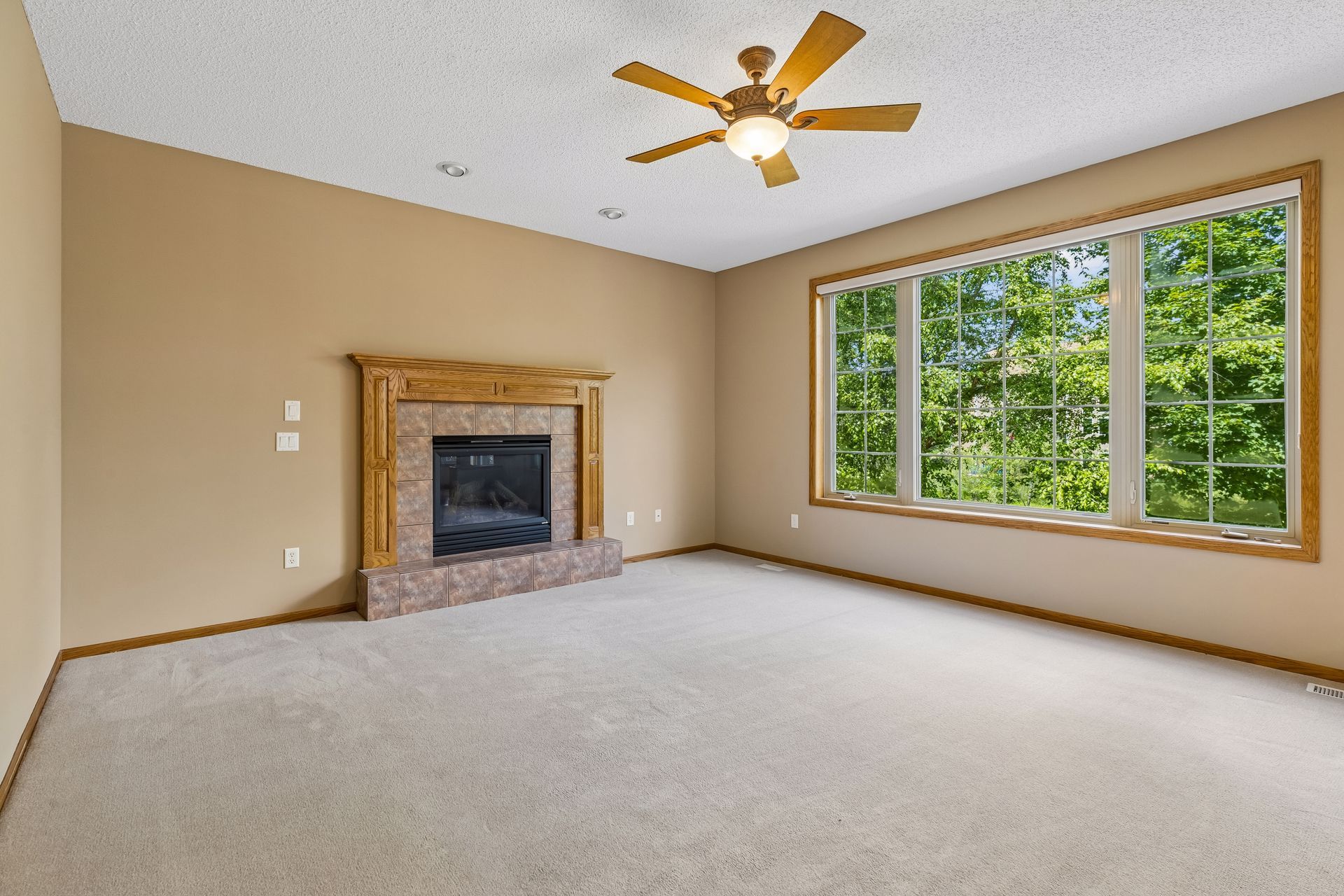  Meticulously Maintained Executive Home Near Parks and Trails - 物件實景