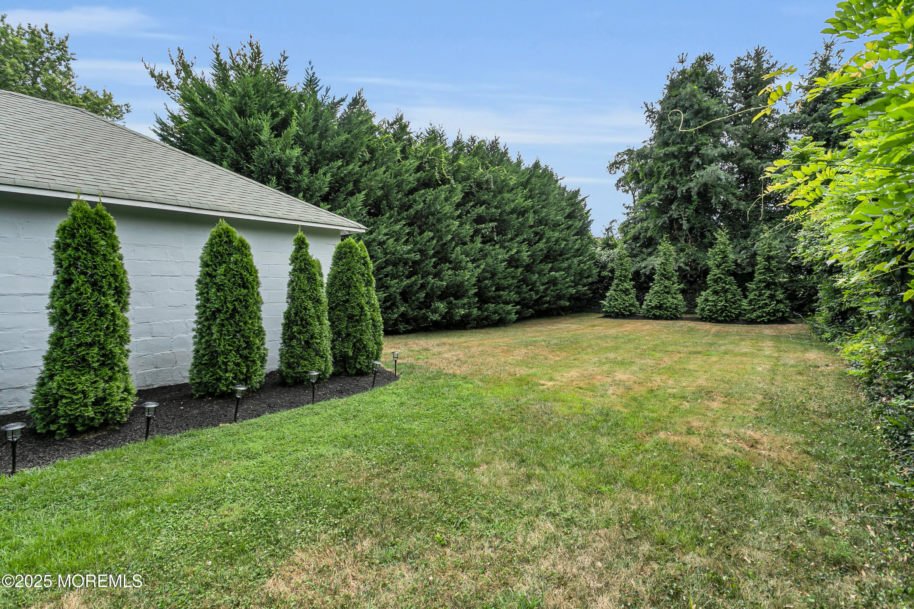 Red Bank, New Jersey, 07701, United States, 3 Bedrooms Bedrooms, ,2 BathroomsBathrooms,Residential,For Sale,1920551