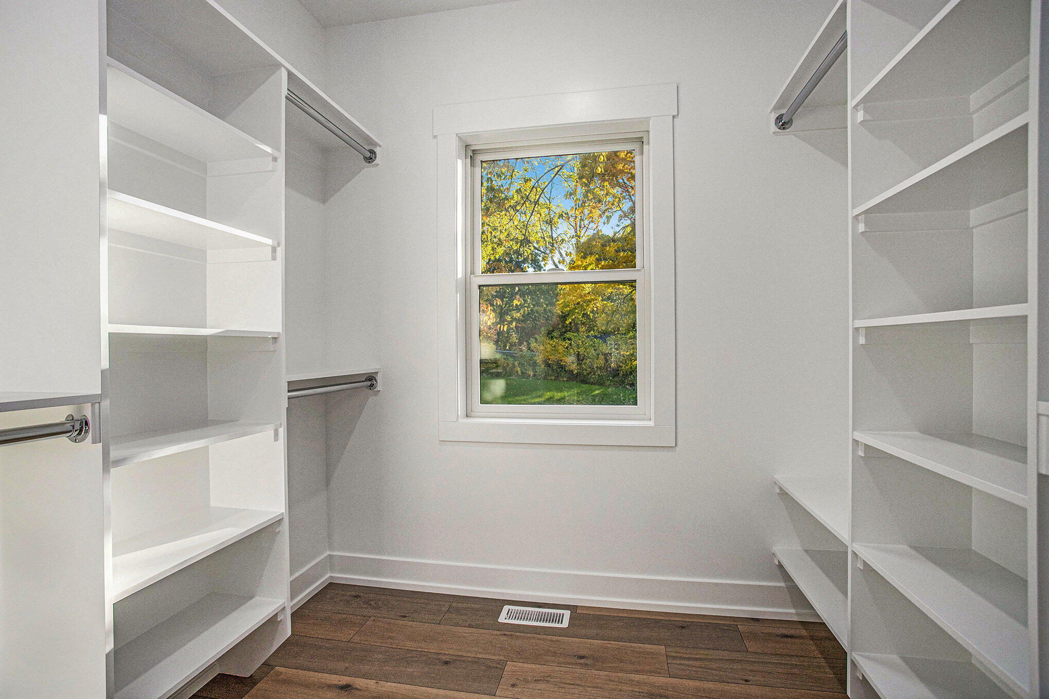 Kalamazoo, Michigan, 49009, United States, 3 Bedrooms Bedrooms, ,2 BathroomsBathrooms,Residential,For Sale,1984437