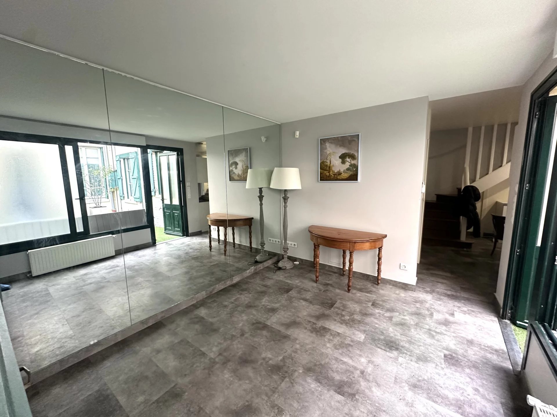 Le Vésinet, Île-de-France, 78110, FR, 2 Bedrooms Bedrooms, ,3 BathroomsBathrooms,Residential,For Sale,1994805